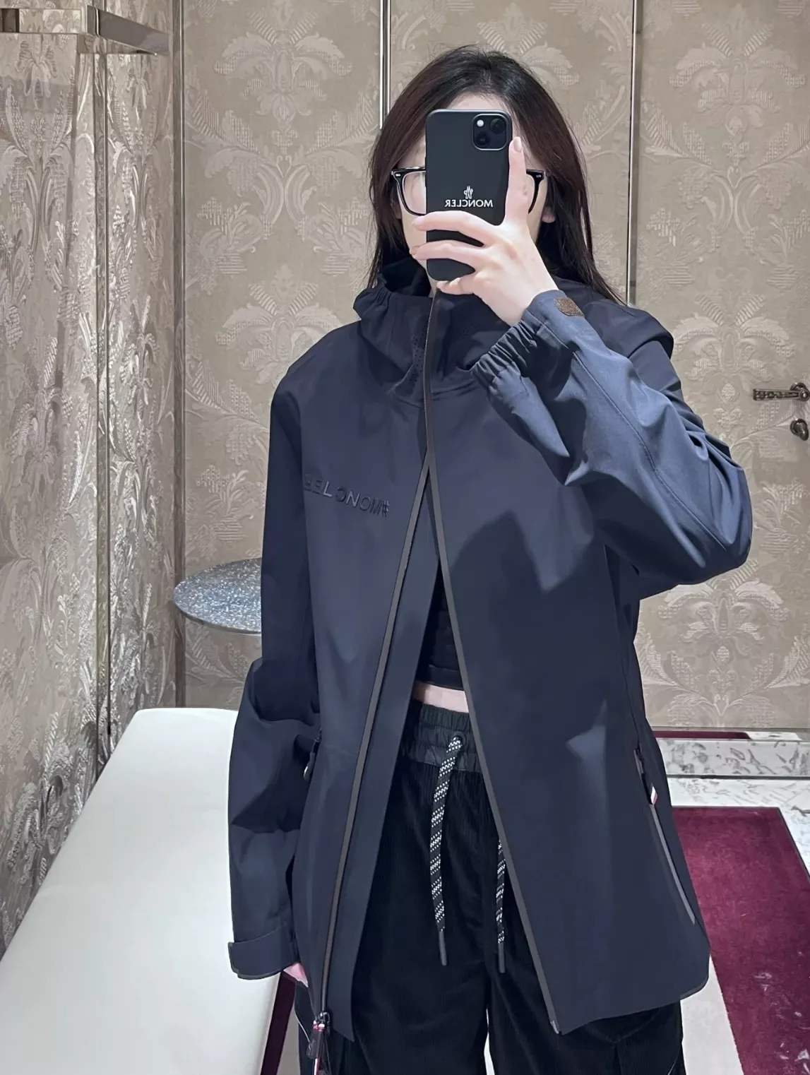 몽클레어 벨트 디테일 스키 라인 후드 재킷 상세 이미지 87