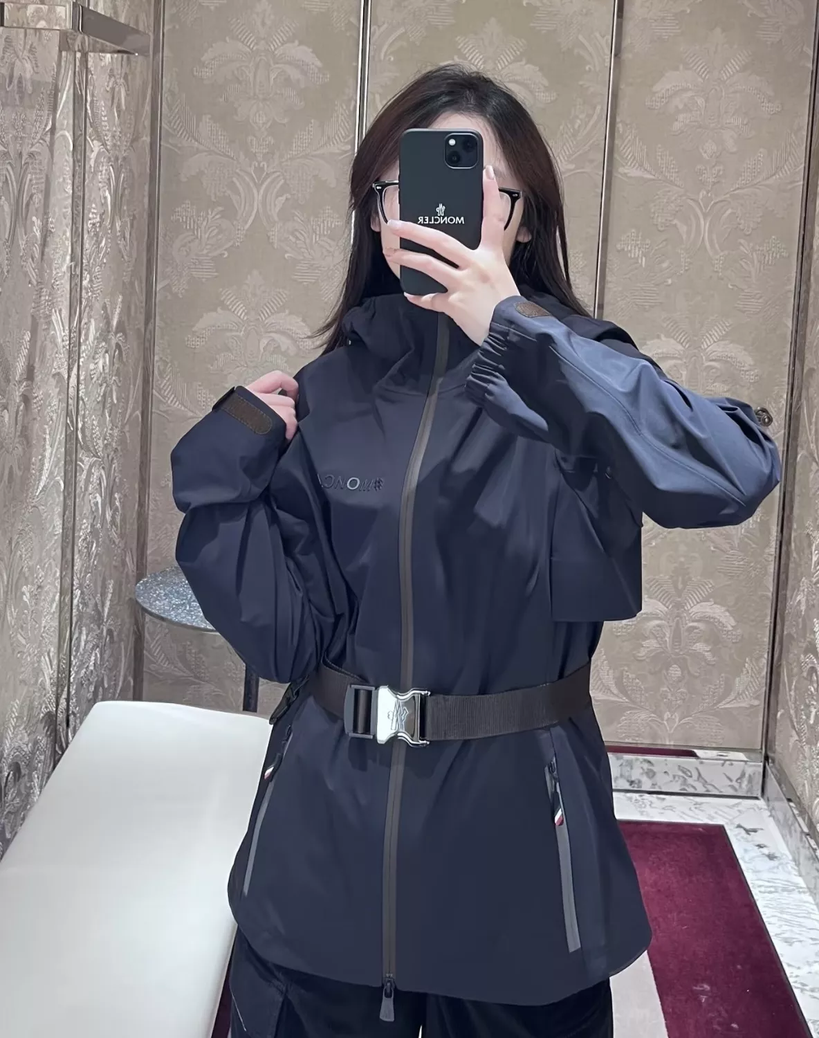 몽클레어 벨트 디테일 스키 라인 후드 재킷 상세 이미지 85