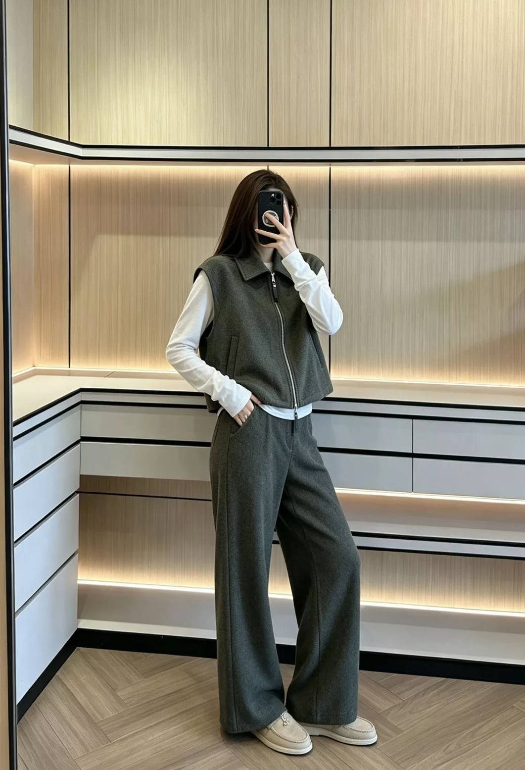 로로피아나 리넨 레더 트리밍 집업 조끼 상세 이미지 40