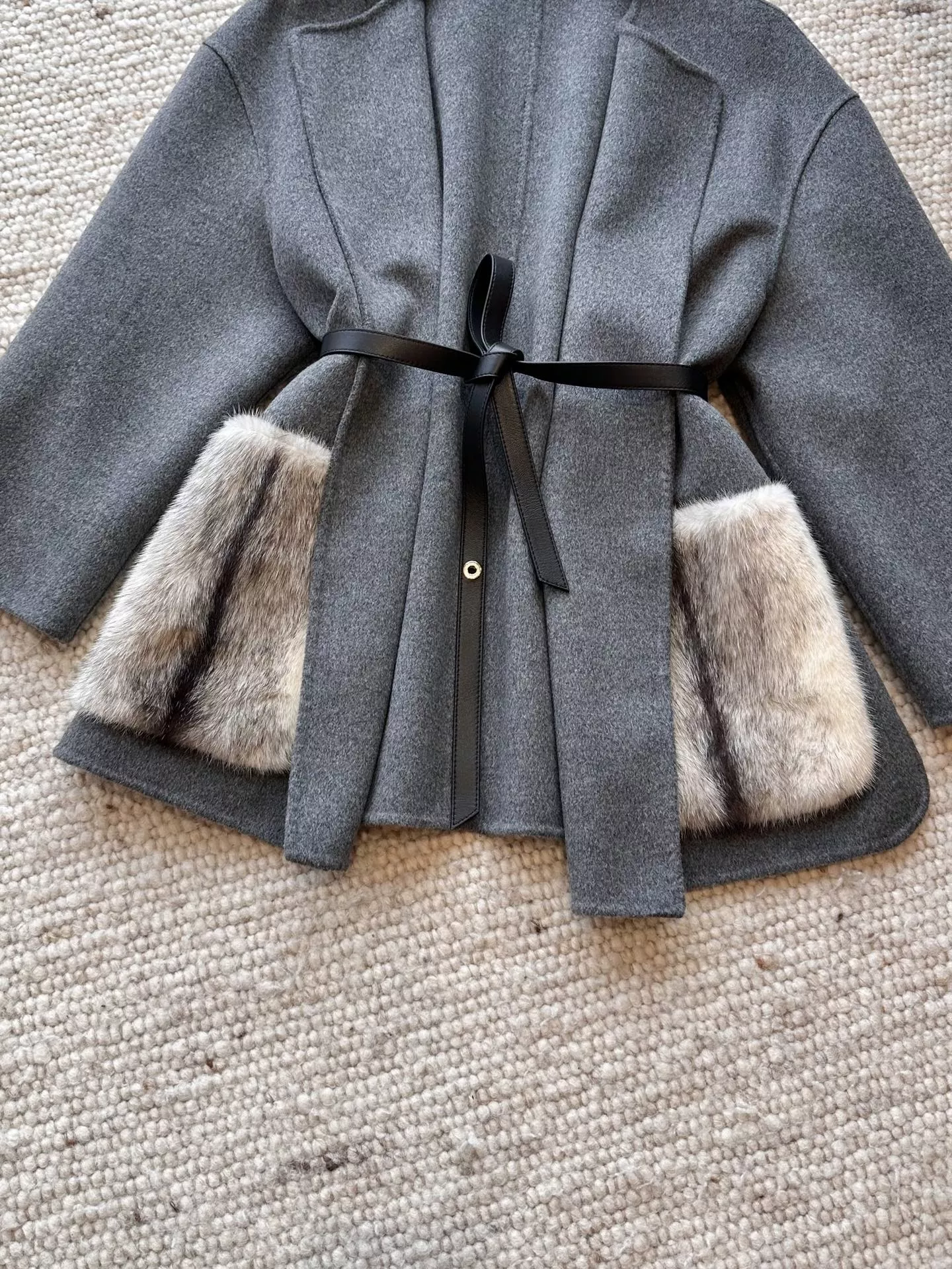 로로피아나 밍크 포켓 벨티드 캐시미어 블렌드 하프 코트 상세 이미지 87