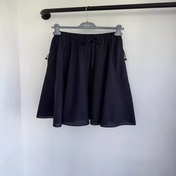 프라다 울 혼방 아카데미 무드 플레어 스커트