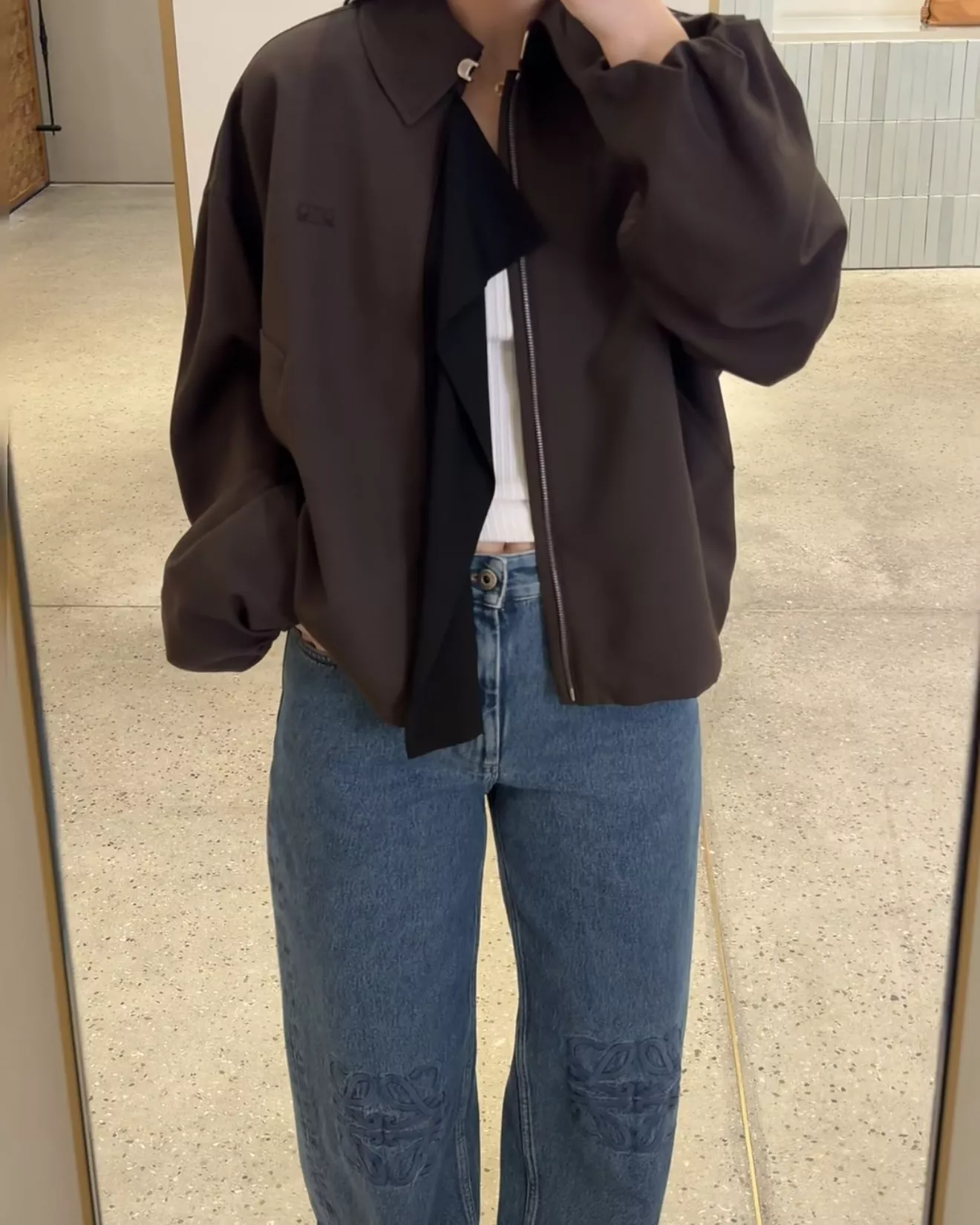 로에베 배색 타이 칼라 오버핏 재킷 상세 이미지 61