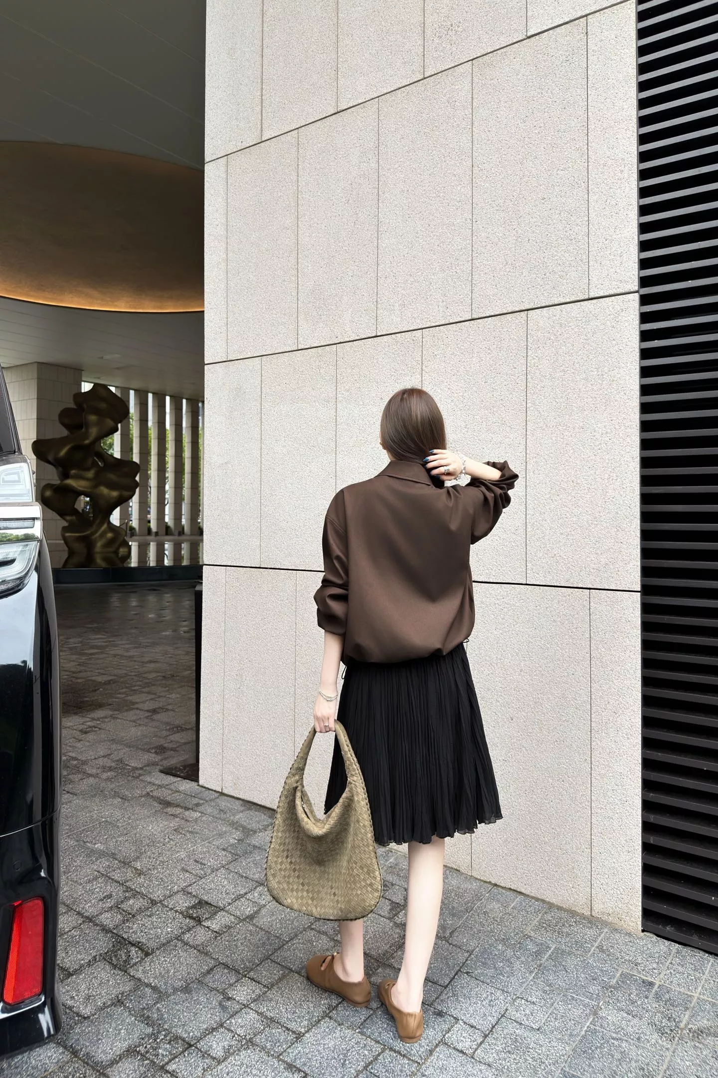 로에베 배색 타이 칼라 오버핏 재킷 상세 이미지 98