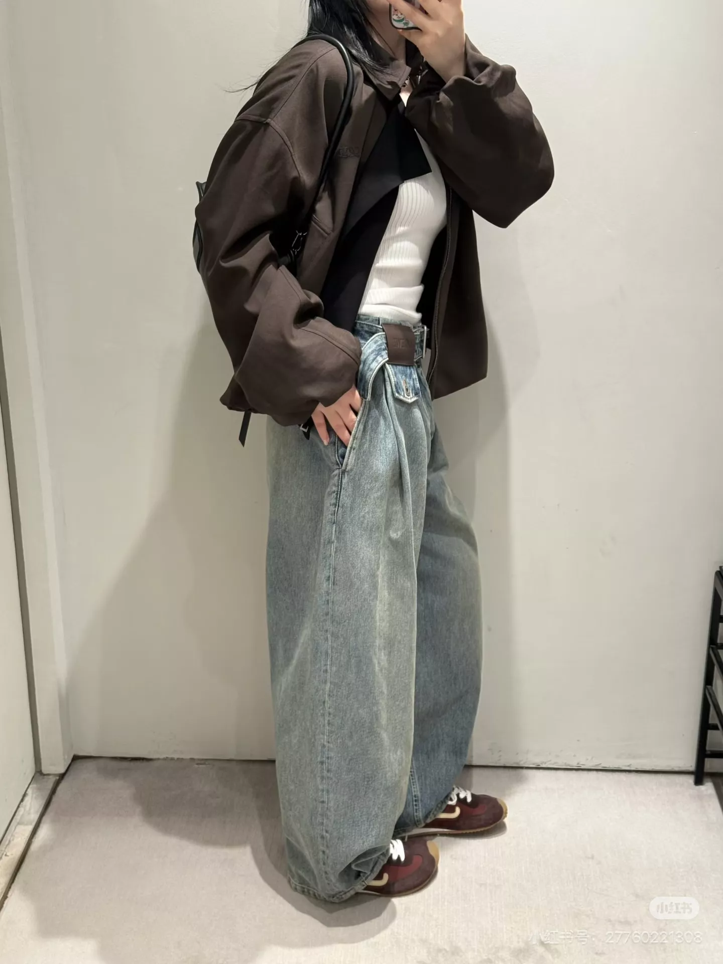 로에베 배색 타이 칼라 오버핏 재킷 상세 이미지 84
