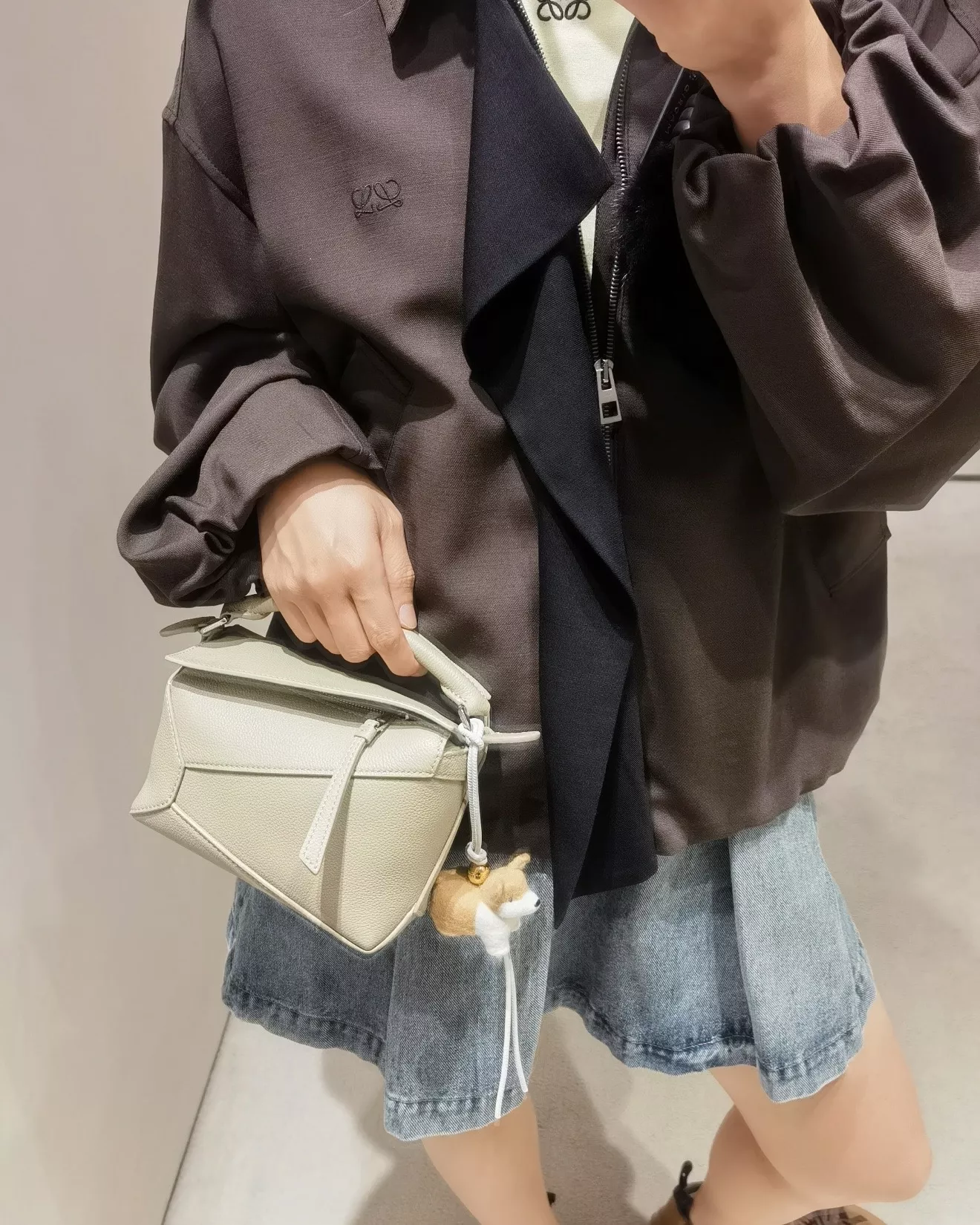 로에베 배색 타이 칼라 오버핏 재킷 상세 이미지 69
