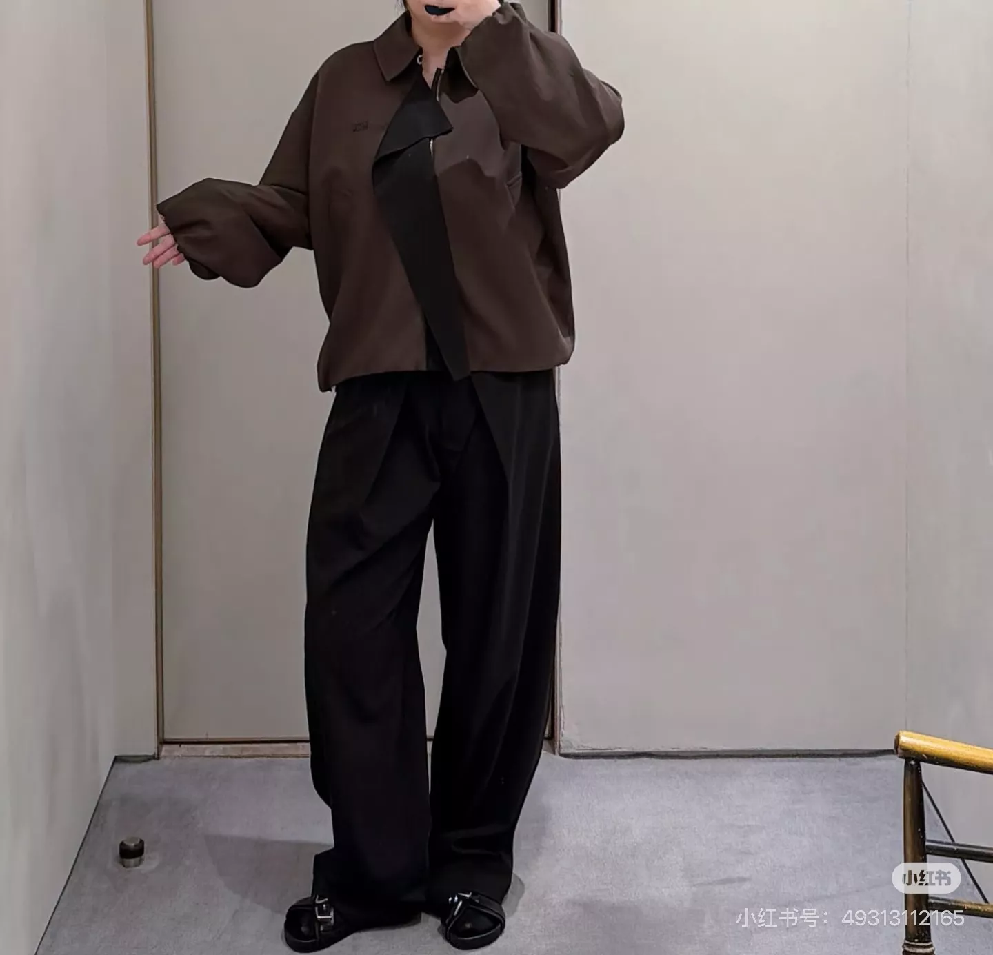 로에베 배색 타이 칼라 오버핏 재킷 상세 이미지 85