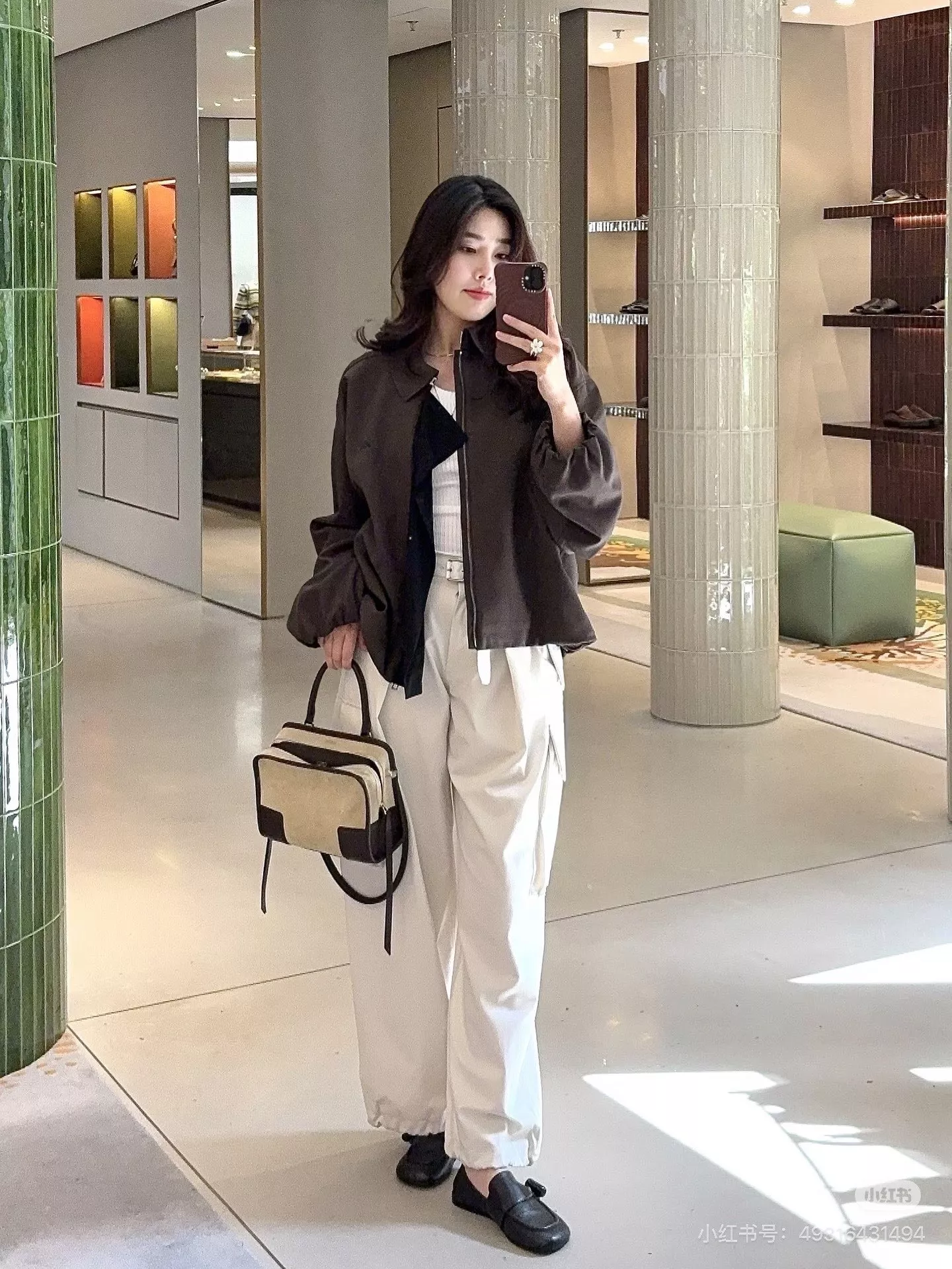 로에베 배색 타이 칼라 오버핏 재킷 상세 이미지 25