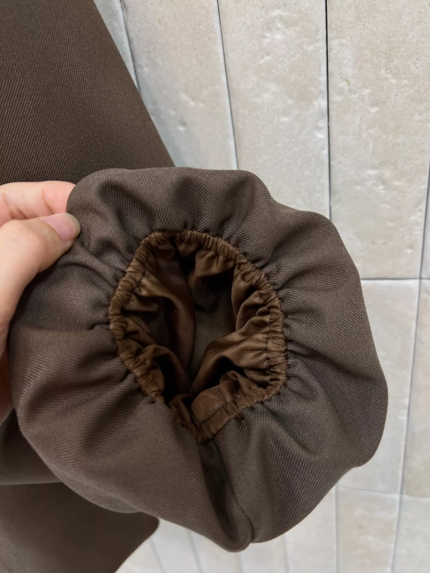 로에베 배색 타이 칼라 오버핏 재킷 상세 이미지 5