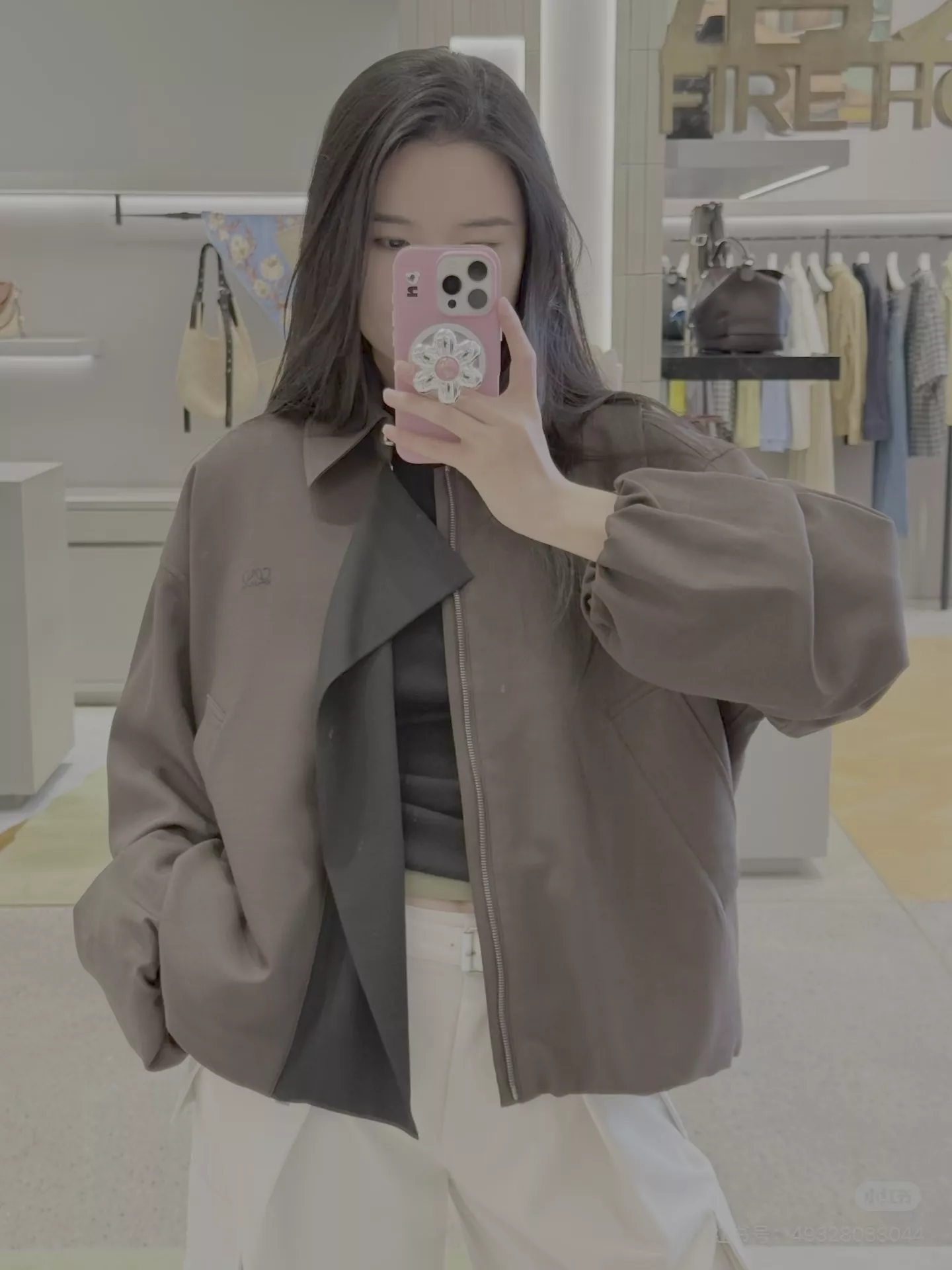 로에베 배색 타이 칼라 오버핏 재킷 상세 이미지 73