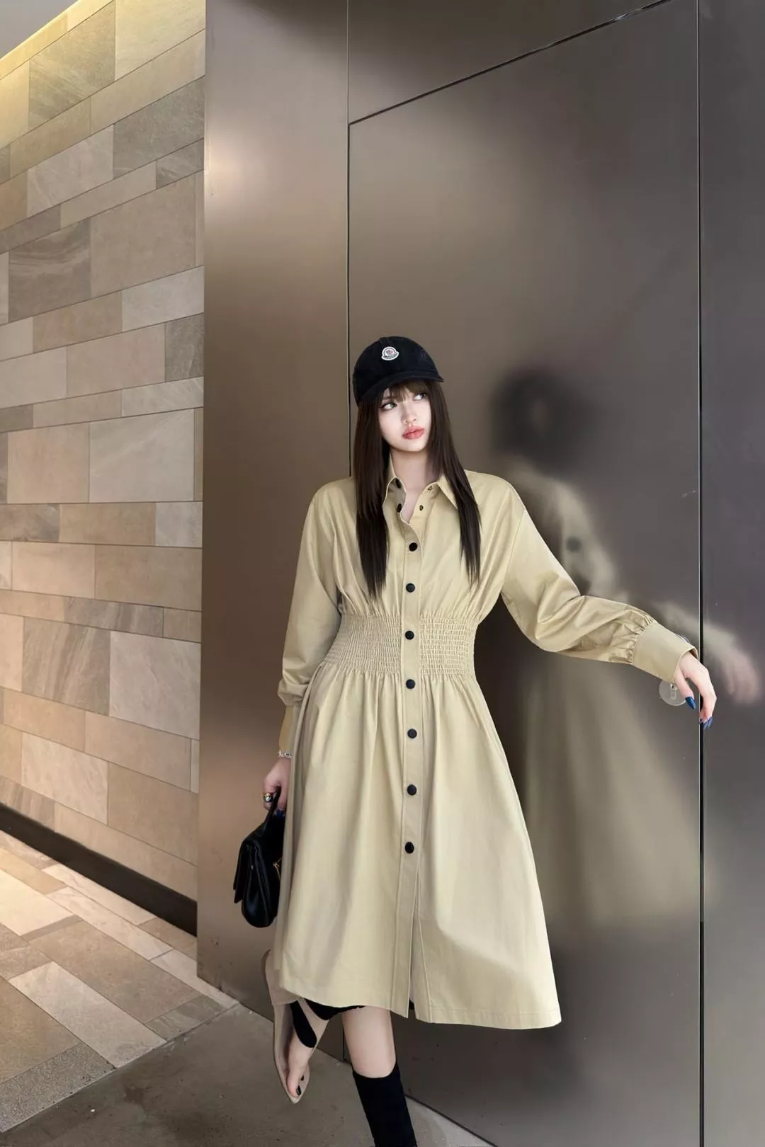 몽클레어 카키 셔츠형 허리밴딩 원피스 상세 이미지 19