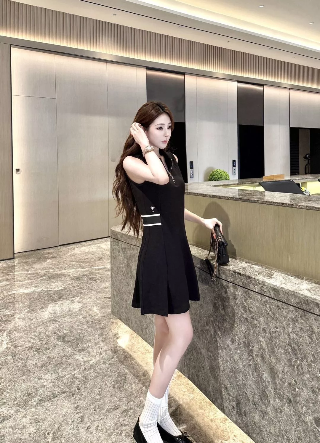 디올 폴로 칼라 반집업 민소매 원피스 상세 이미지 14