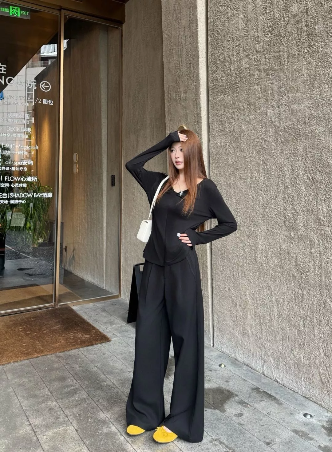 셀린느 하이웨이스트 핀턱 와이드 팬츠 상세 이미지 24