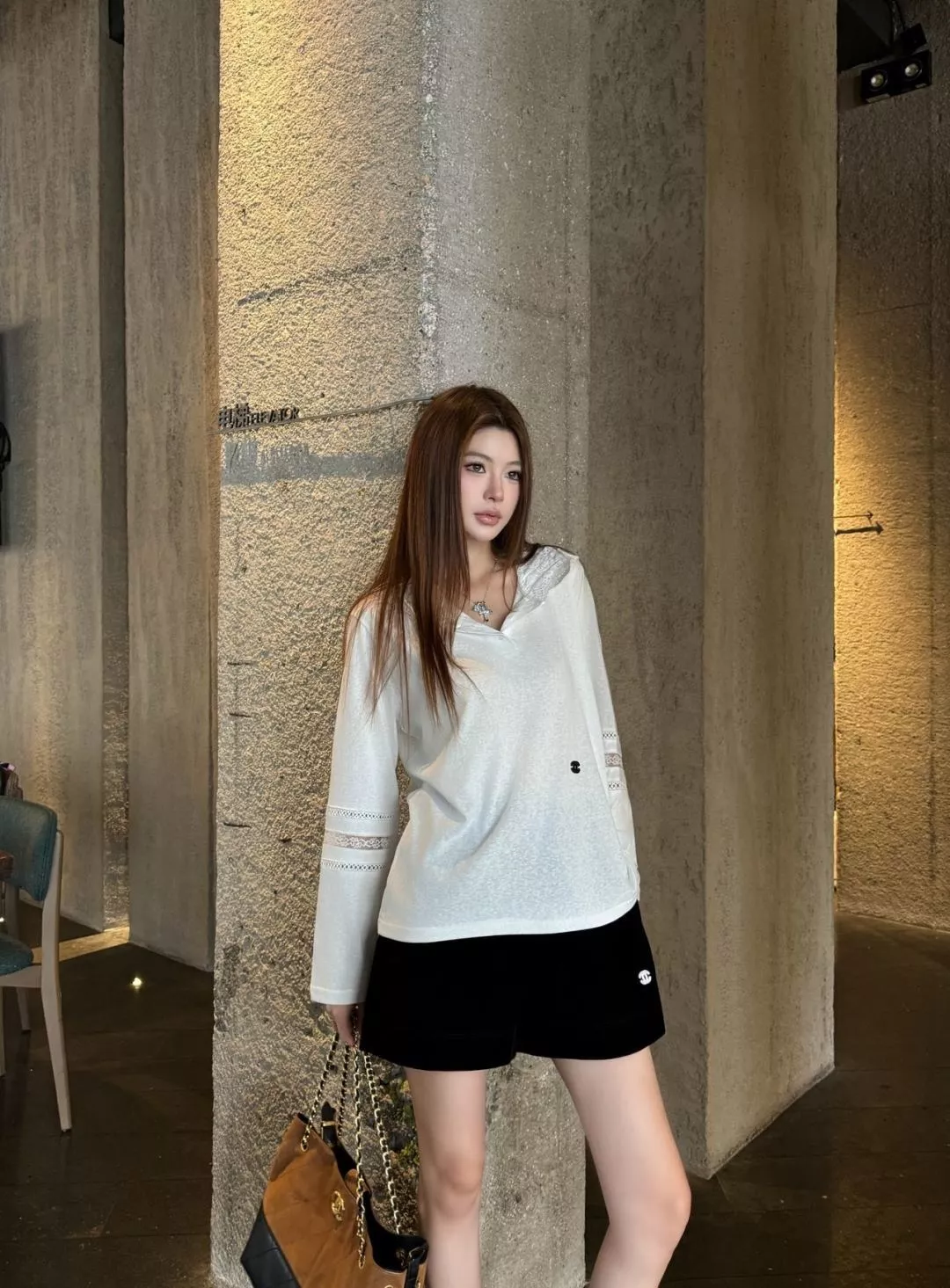 샤넬 벨벳 하이웨이스트 자수 하프 팬츠 상세 이미지 12