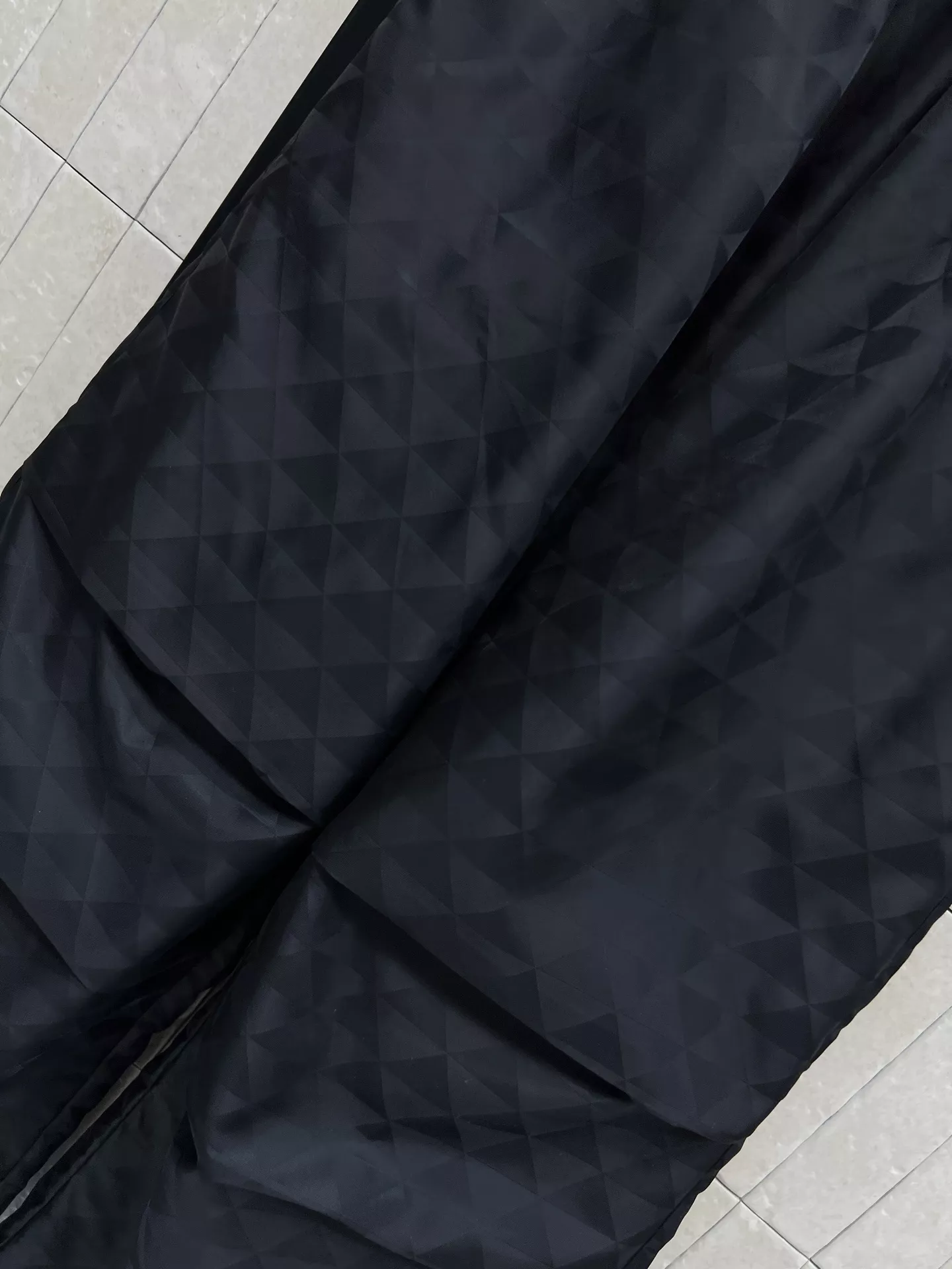프라다 삼각 패턴 나일론 밴딩 와이드 팬츠 상세 이미지 3