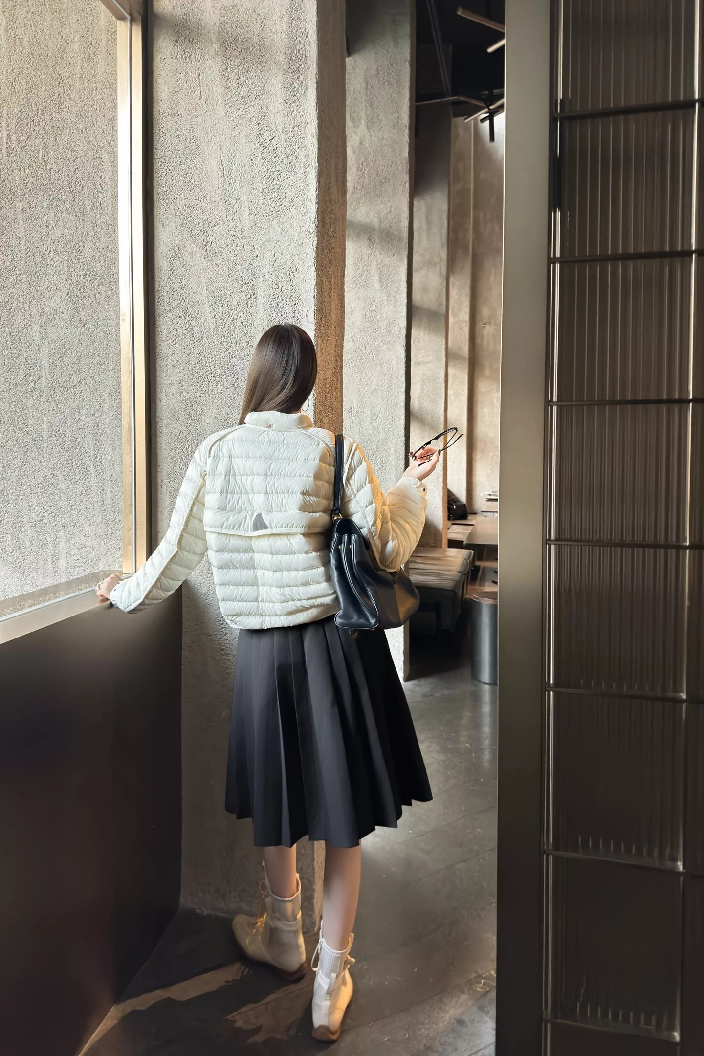 몽클레어 스탠드칼라 경량 크롭 패딩 상세 이미지 42