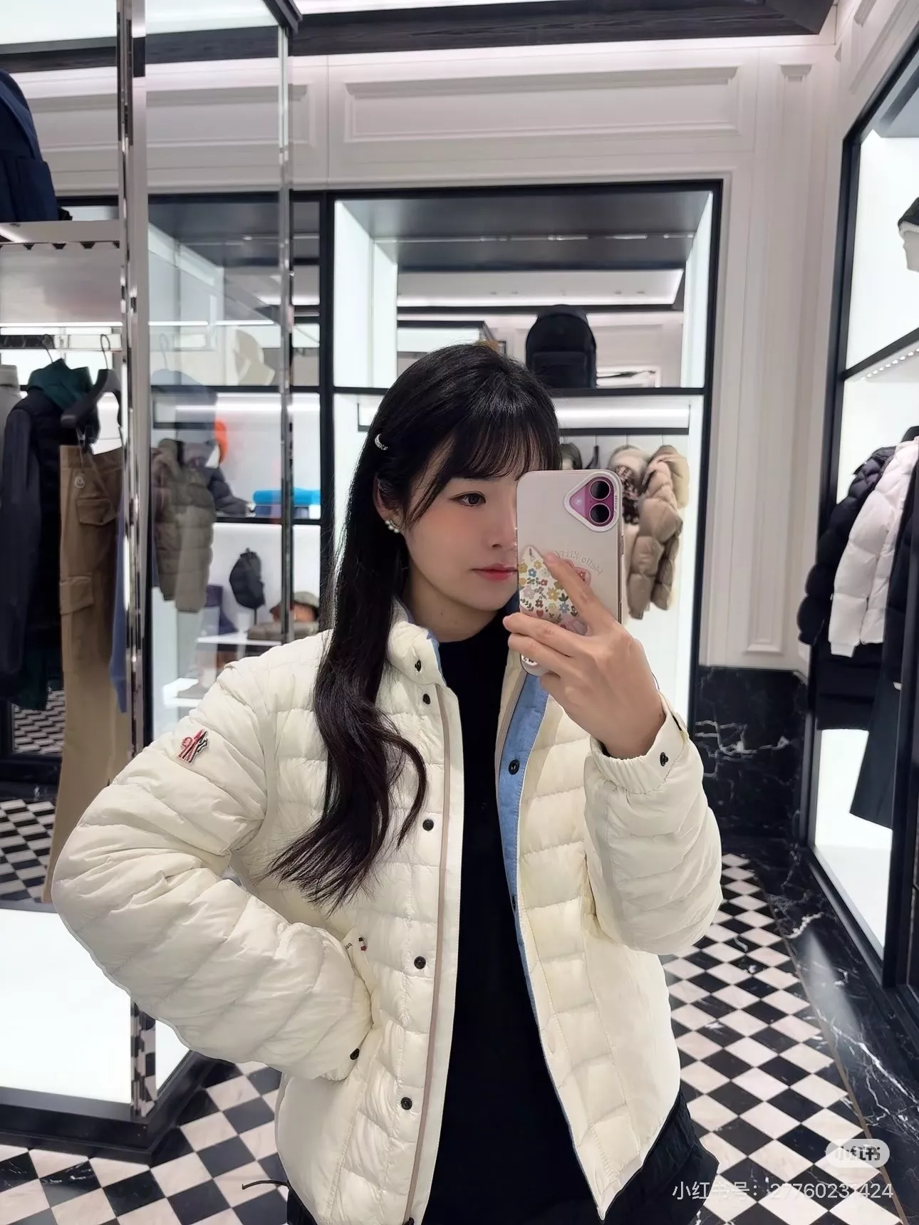 몽클레어 스탠드칼라 경량 크롭 패딩 상세 이미지 32