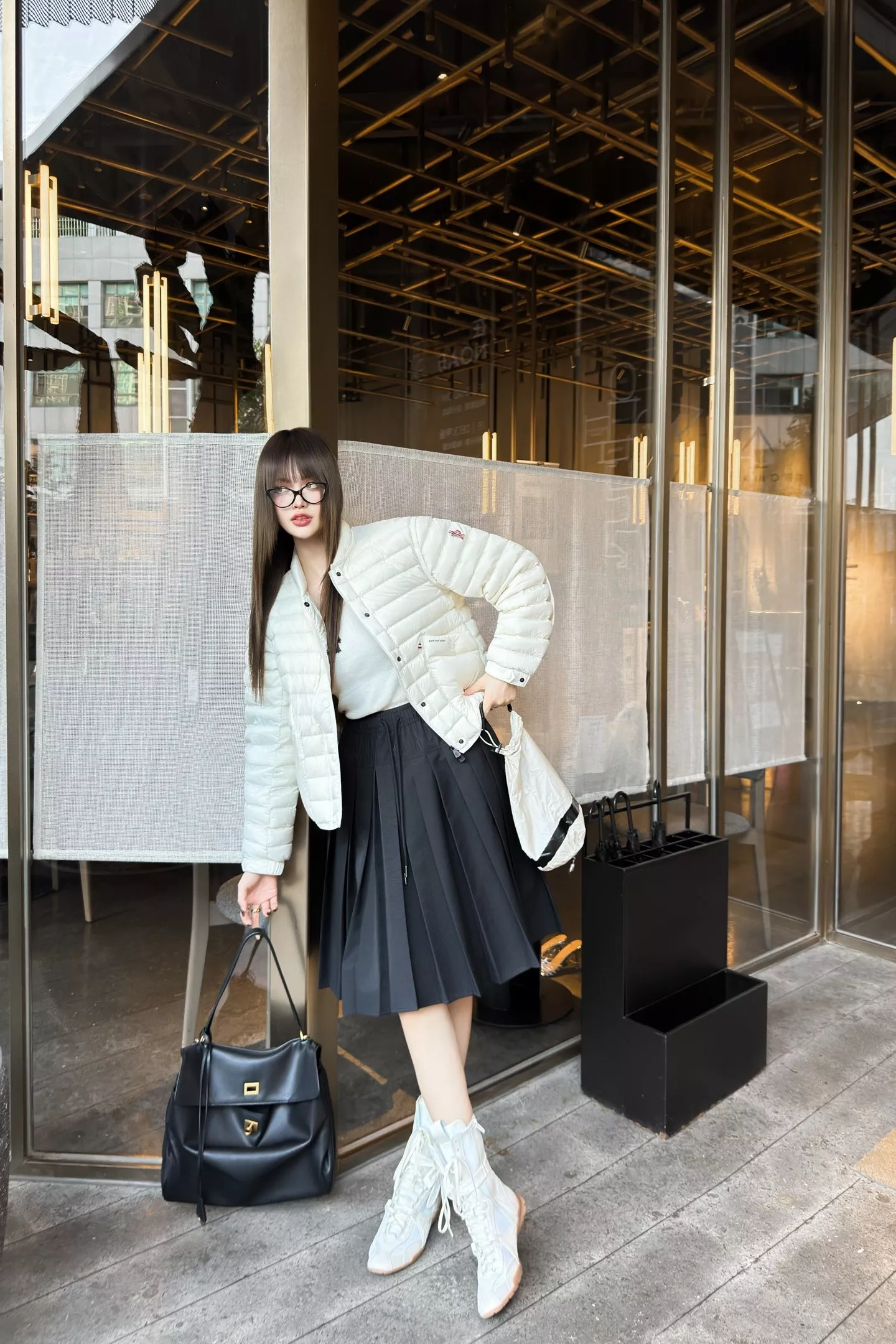 몽클레어 스탠드칼라 경량 크롭 패딩 상세 이미지 47