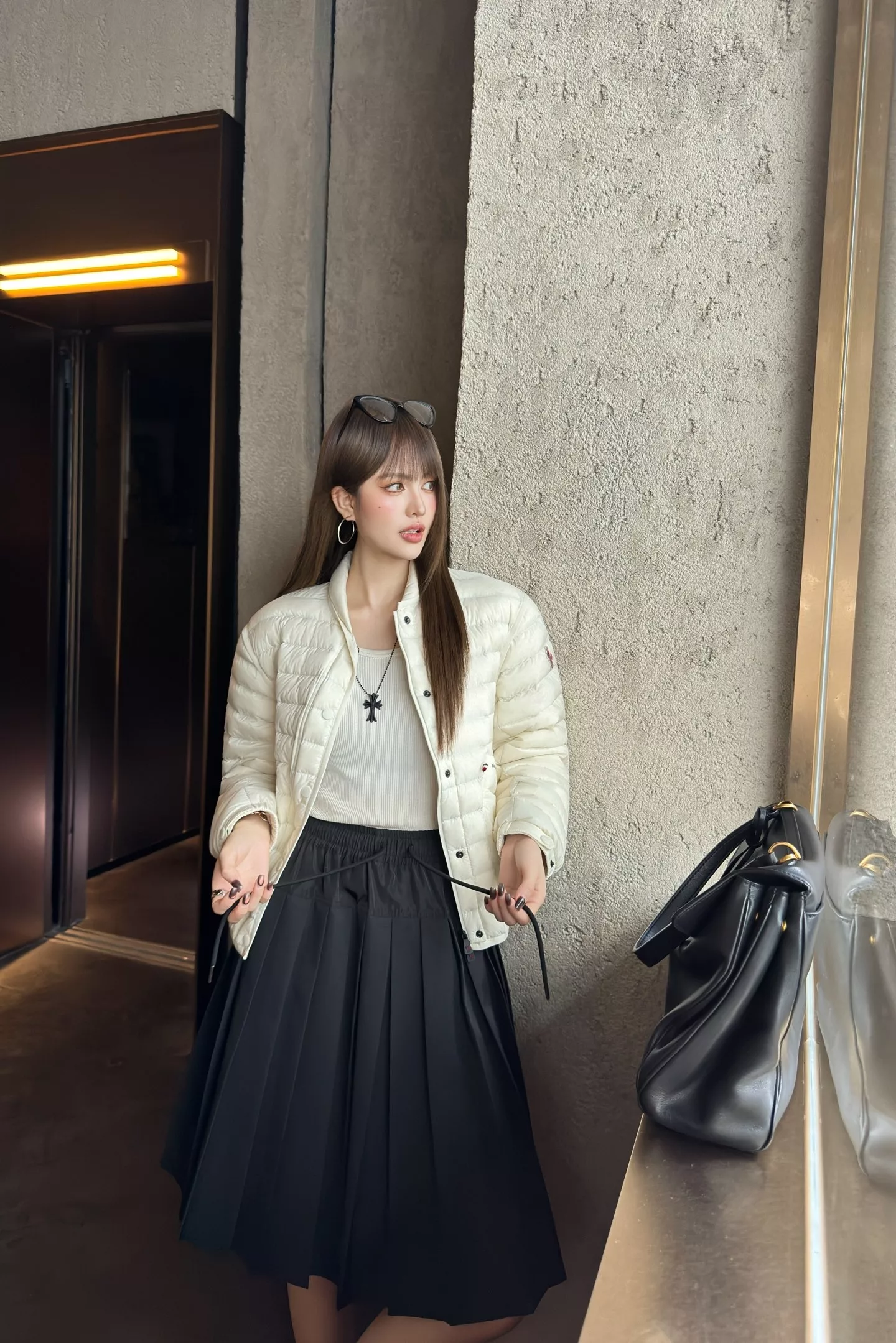 몽클레어 스탠드칼라 경량 크롭 패딩 상세 이미지 38