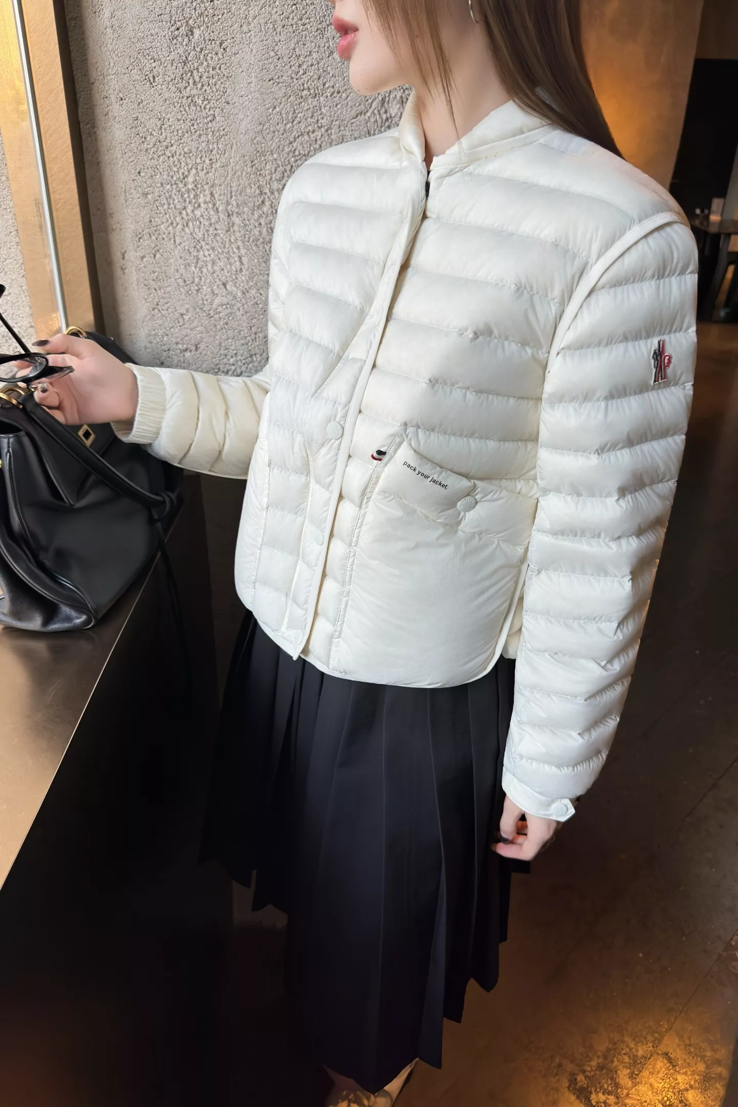 몽클레어 스탠드칼라 경량 크롭 패딩 상세 이미지 43