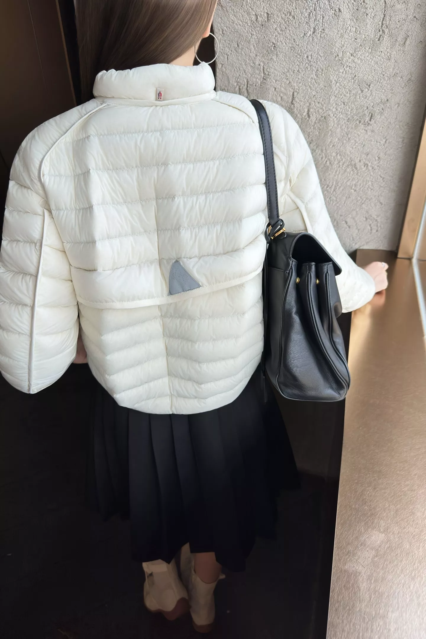 몽클레어 스탠드칼라 경량 크롭 패딩 상세 이미지 40