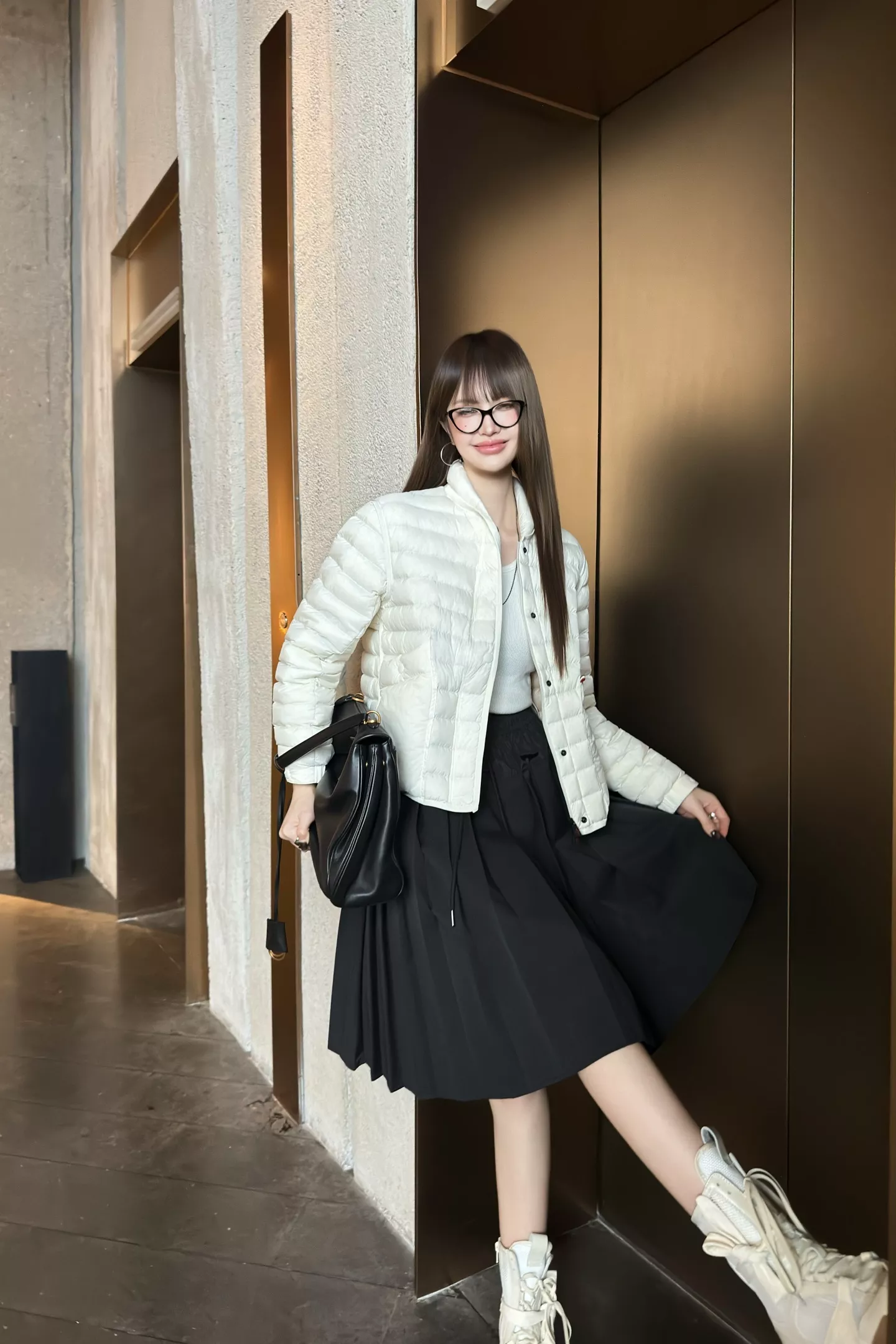 몽클레어 스탠드칼라 경량 크롭 패딩 상세 이미지 46