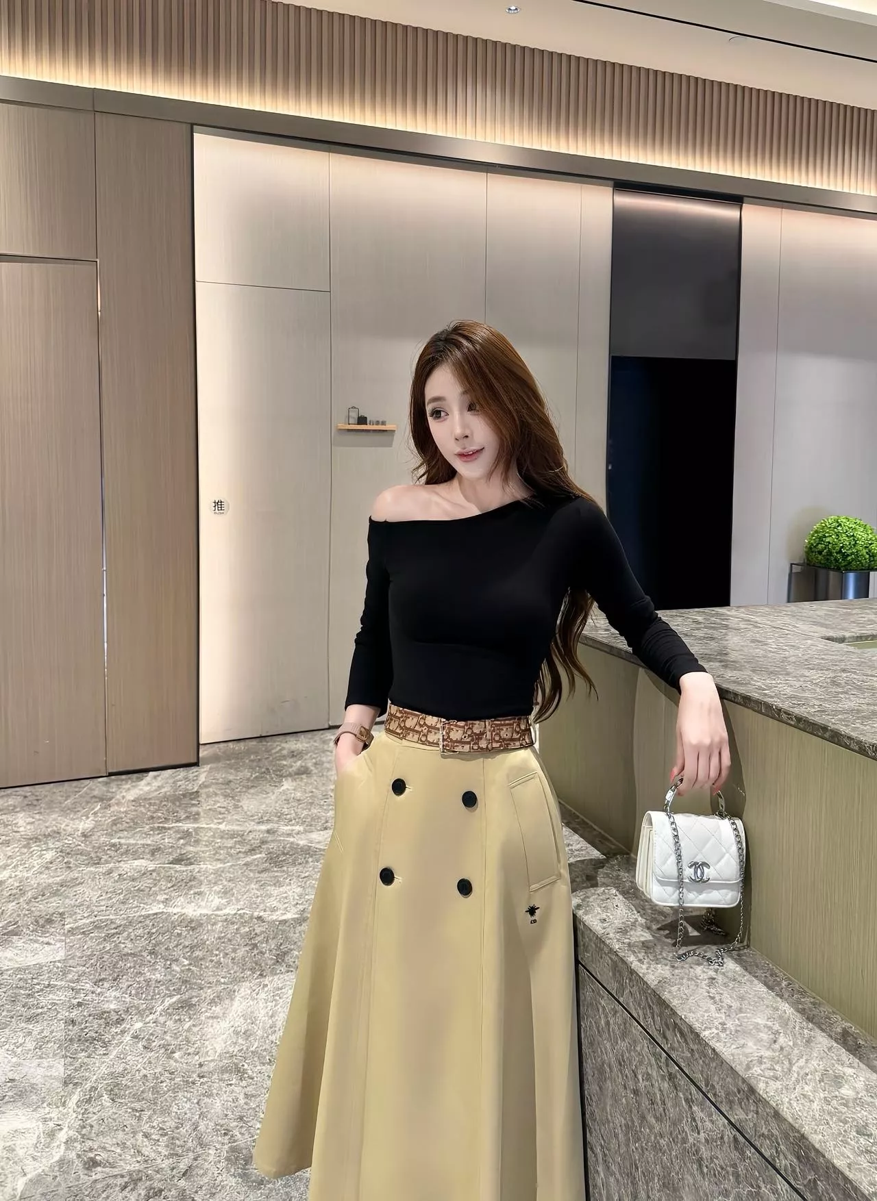 디올 하이웨이스트 더블버튼 에이라인 스커트 상세 이미지 18