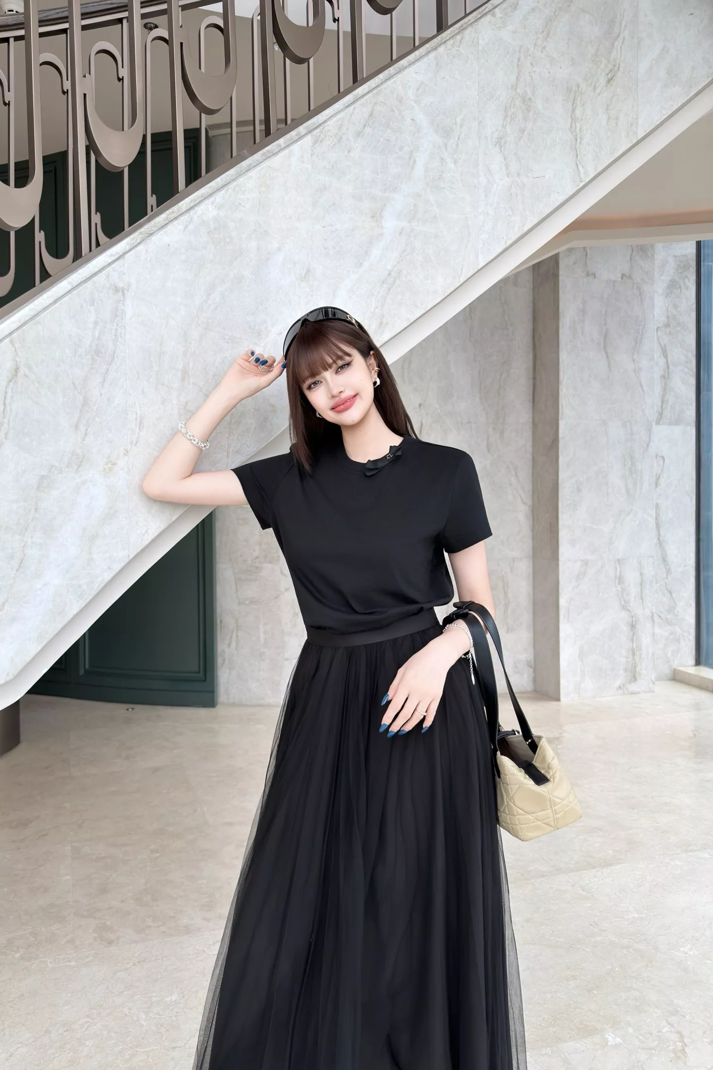 디올 리본 장식 라운드넥 반소매 티셔츠 상세 이미지 20