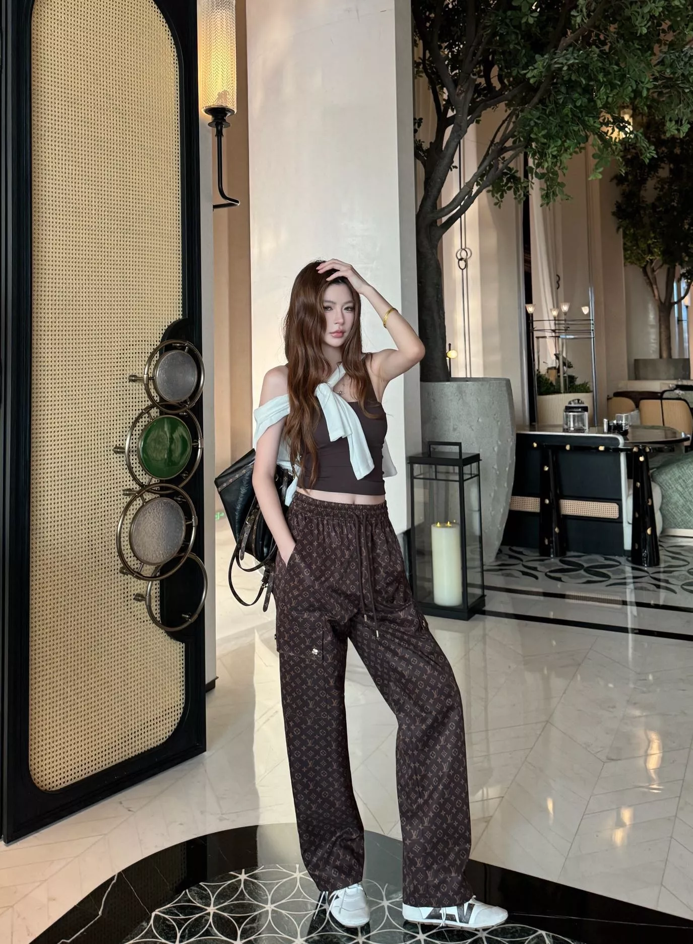 루이비통 모노그램 와이드 밴딩 스트링 팬츠 상세 이미지 13