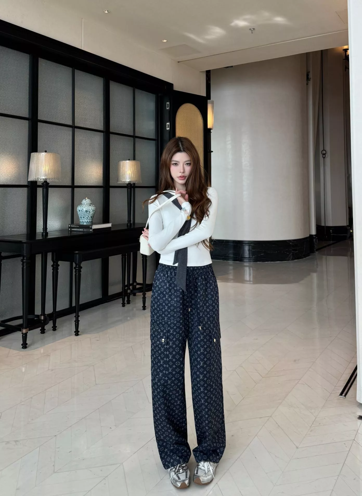 루이비통 모노그램 와이드 밴딩 스트링 팬츠 상세 이미지 26