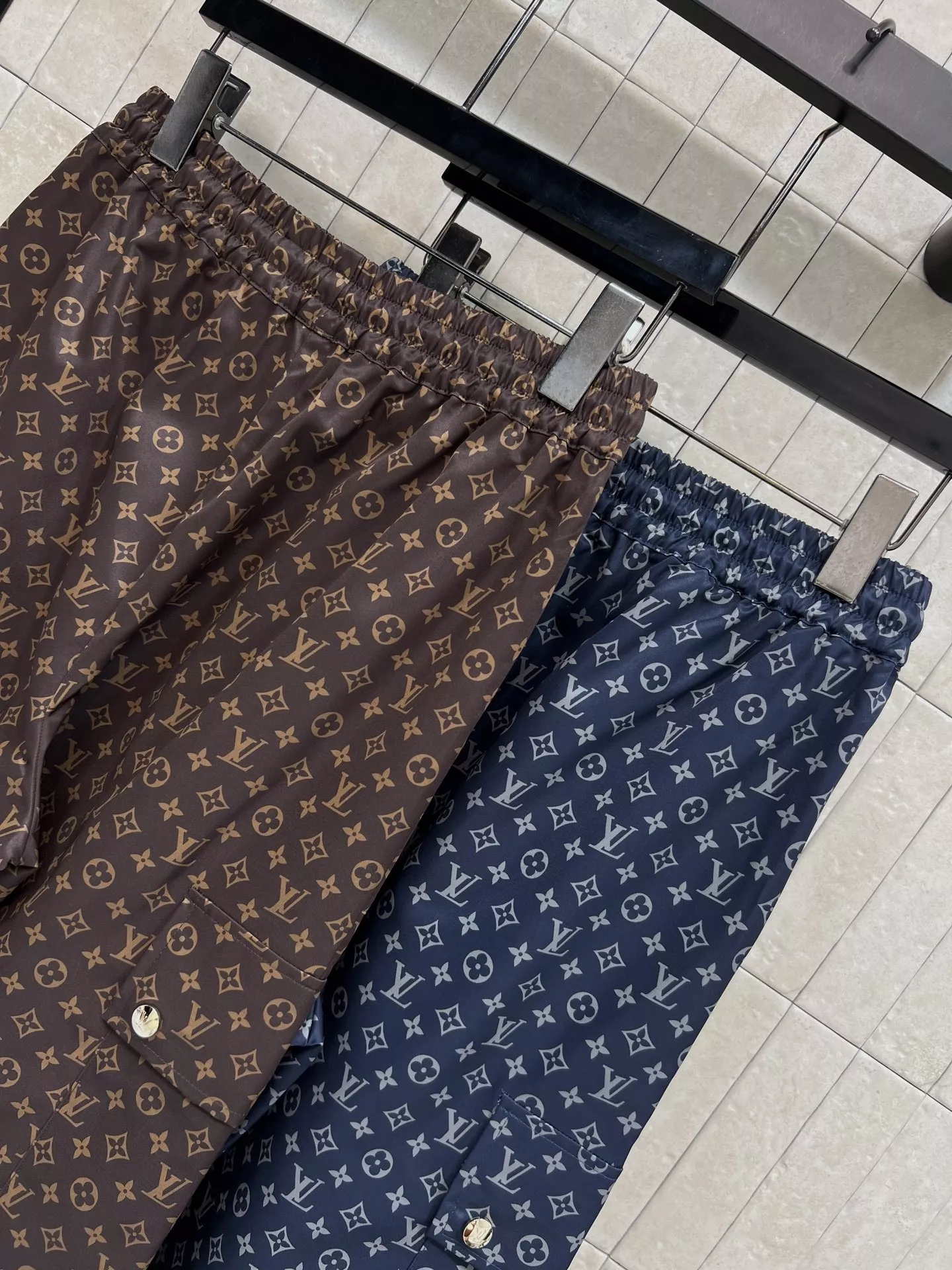 루이비통 모노그램 와이드 밴딩 스트링 팬츠 상세 이미지 8