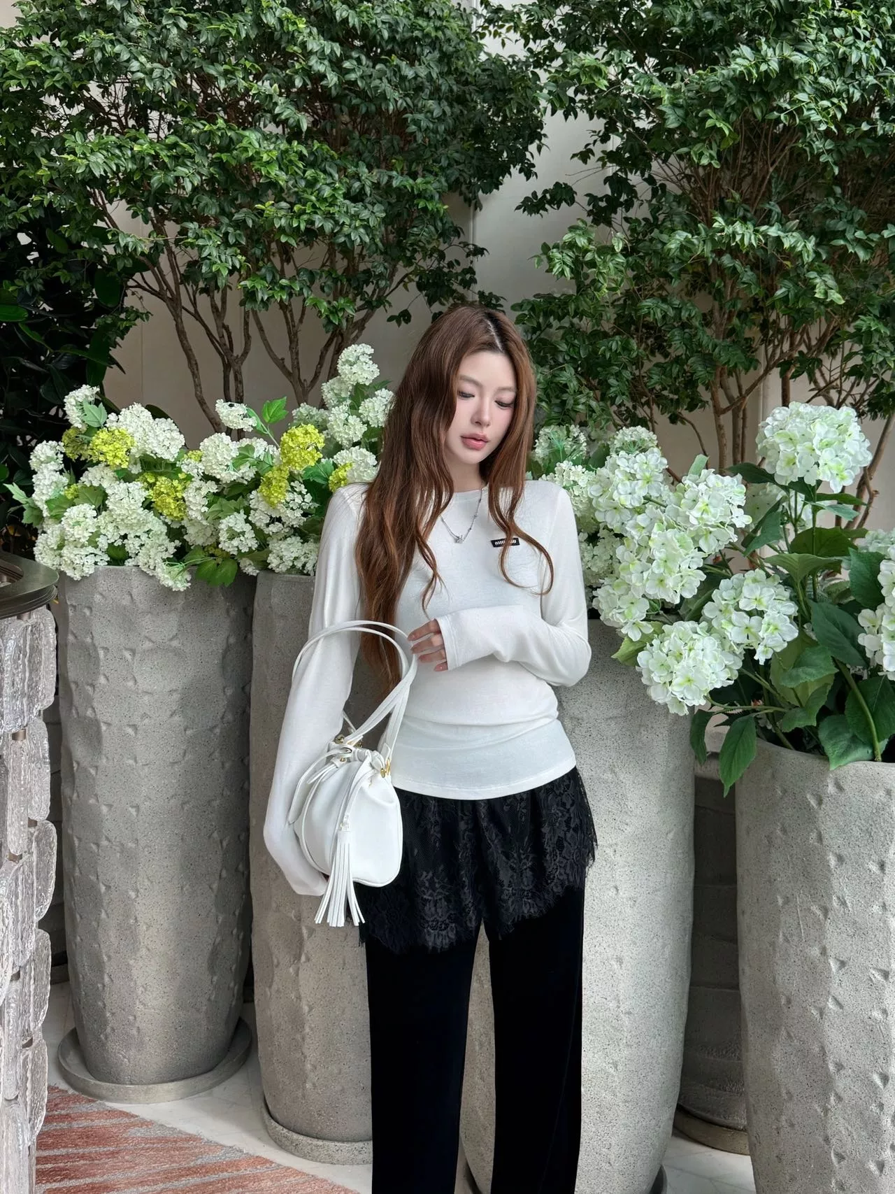미우미우 레이스 배색 벨벳 세미부츠컷 팬츠 상세 이미지 12
