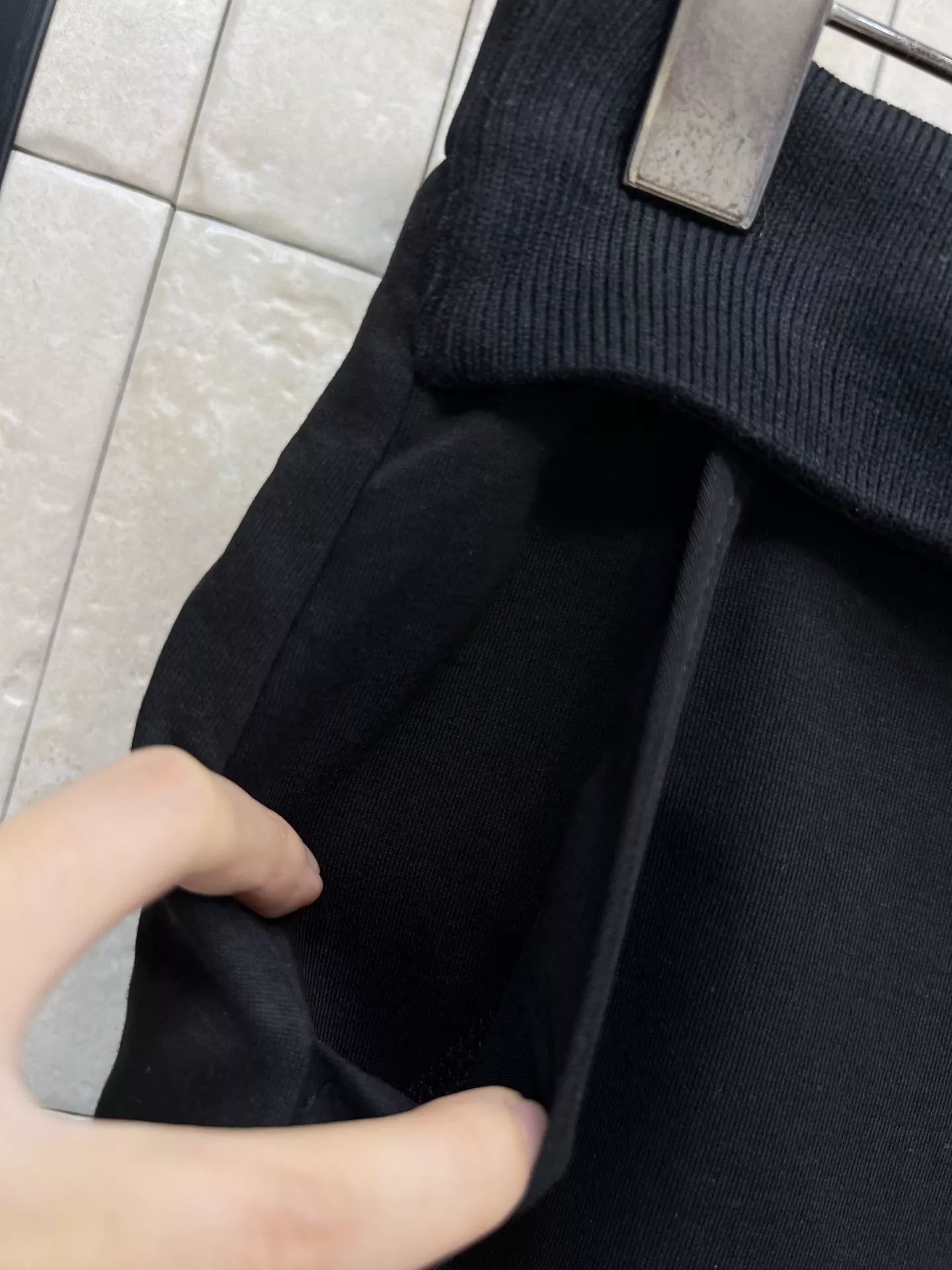로에베 페이크 레이어드 미니 플레어 팬츠 상세 이미지 5