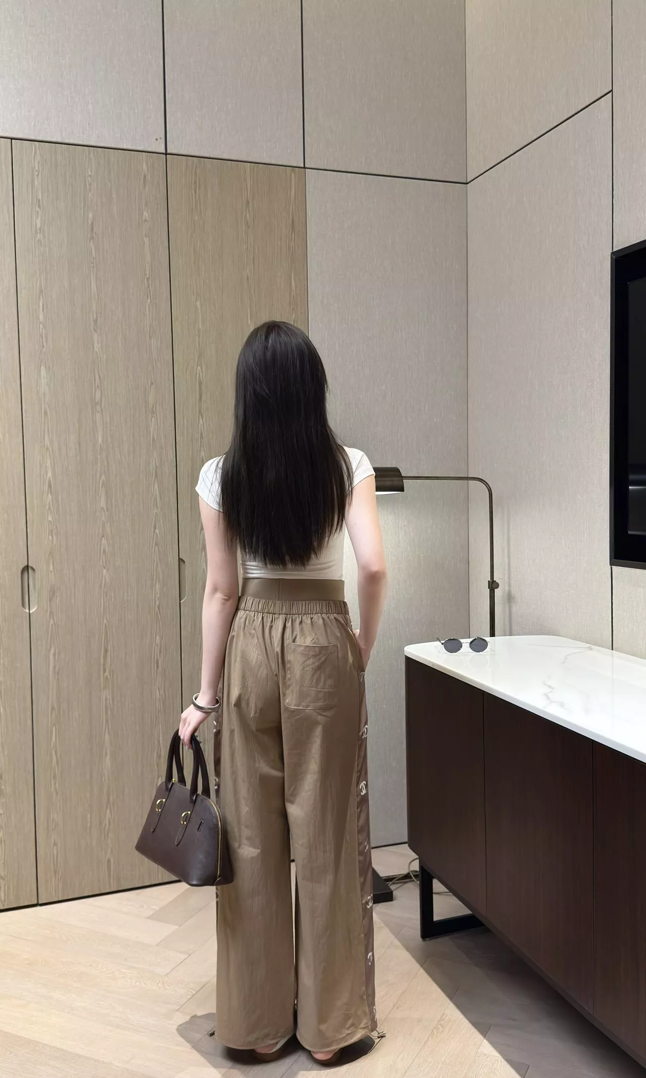 샤넬 로고 프린트 밴딩 와이드 롱 팬츠 상세 이미지 25
