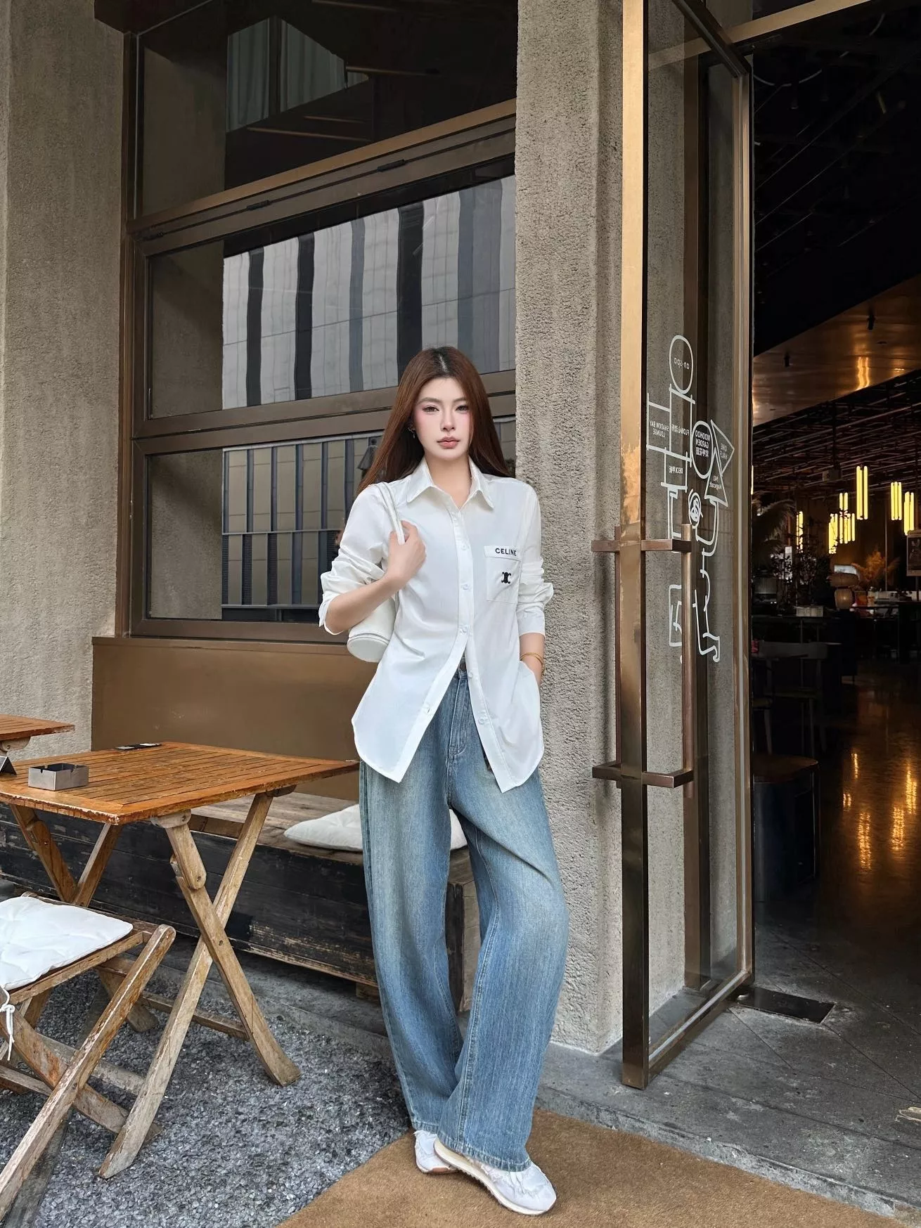 셀린느 로고 자수 포켓 긴소매 셔츠 상세 이미지 14