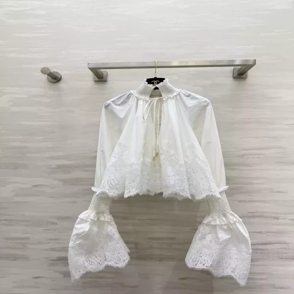 짐머만 아이보리 셔링 레이스 장식 긴소매 블라우스