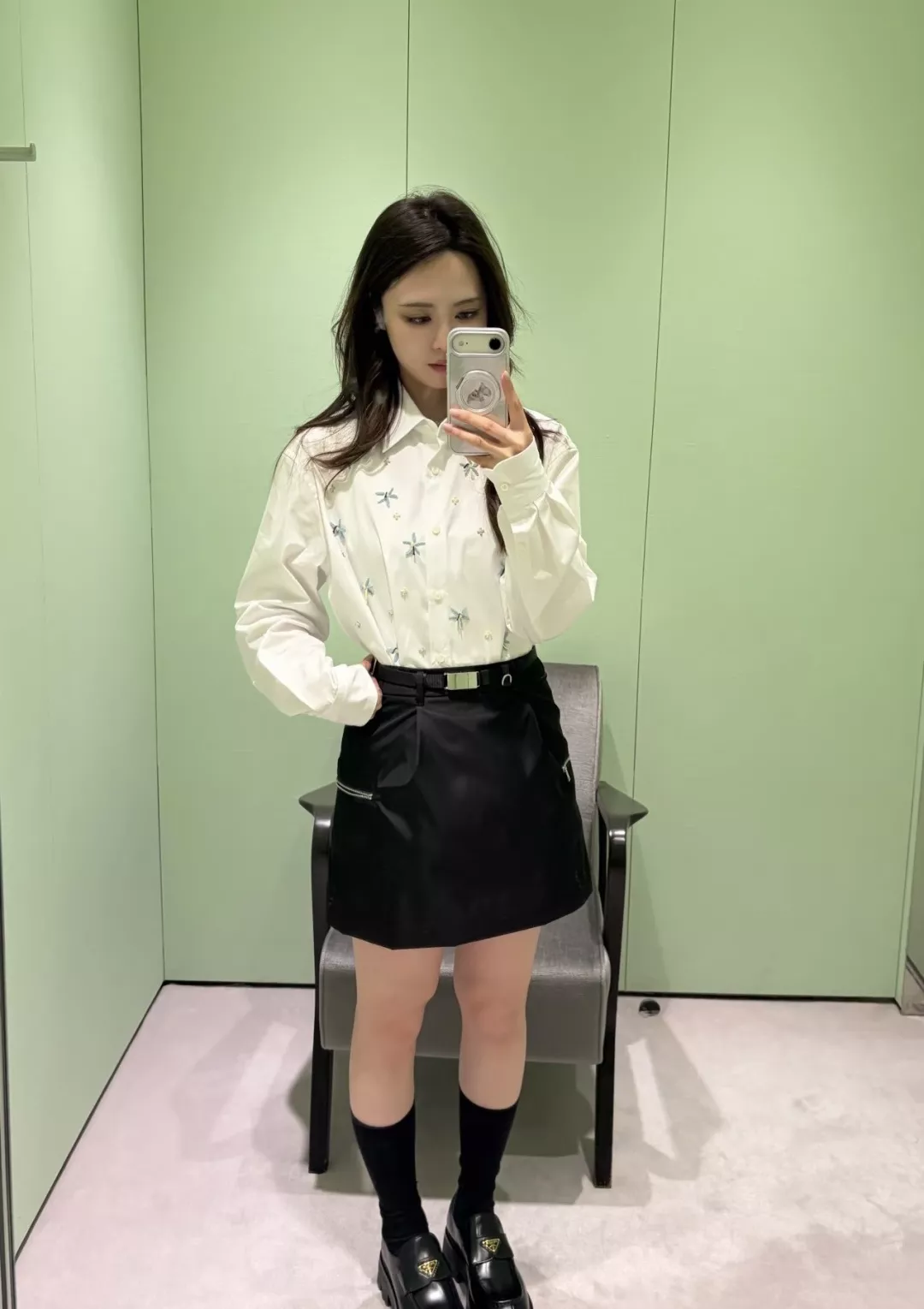 프라다 플라워 자수 오버사이즈 화이트 셔츠 상세 이미지 13