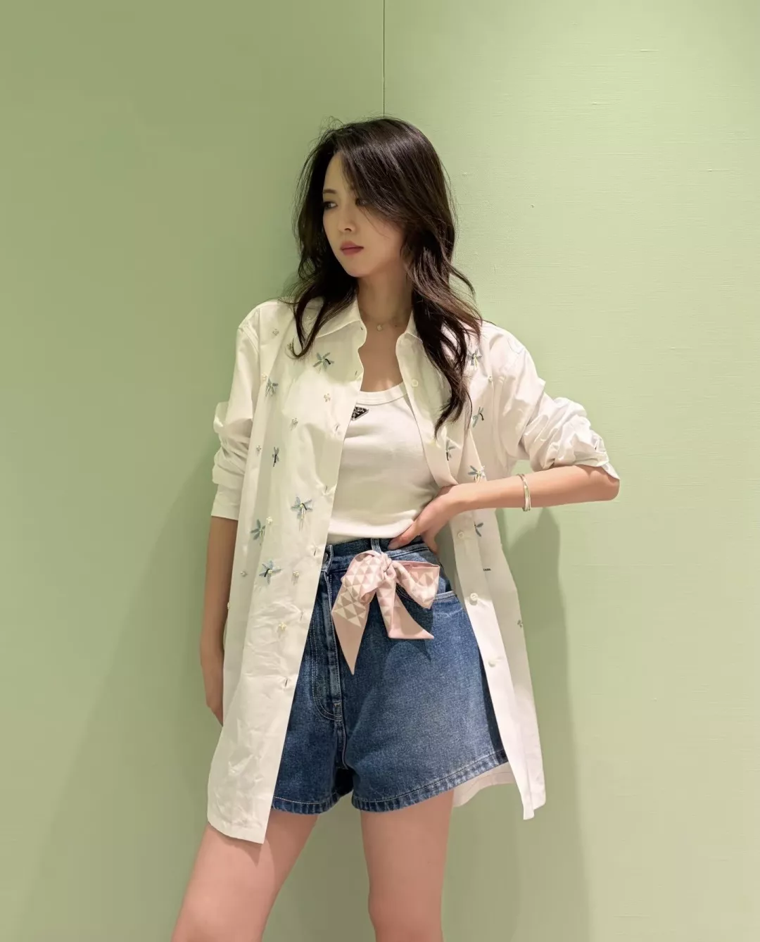 프라다 플라워 자수 오버사이즈 화이트 셔츠 상세 이미지 15