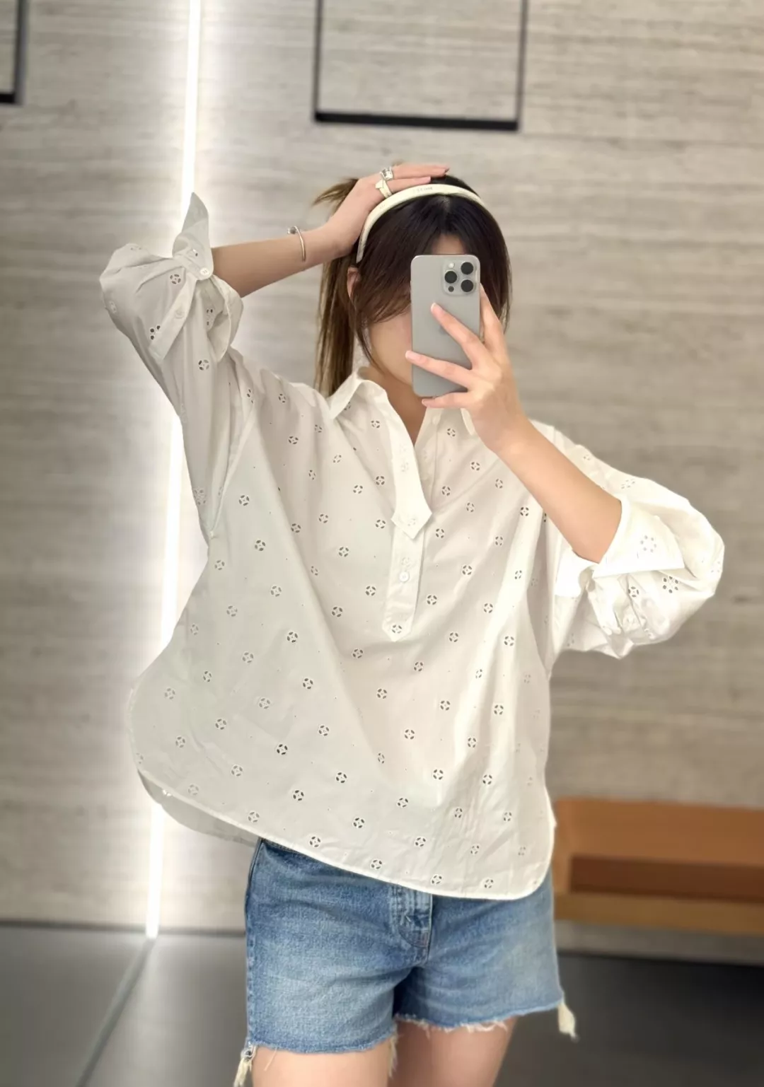 셀린느 플라워 펀칭 자수 하프플래킷 긴소매 셔츠 상세 이미지 10