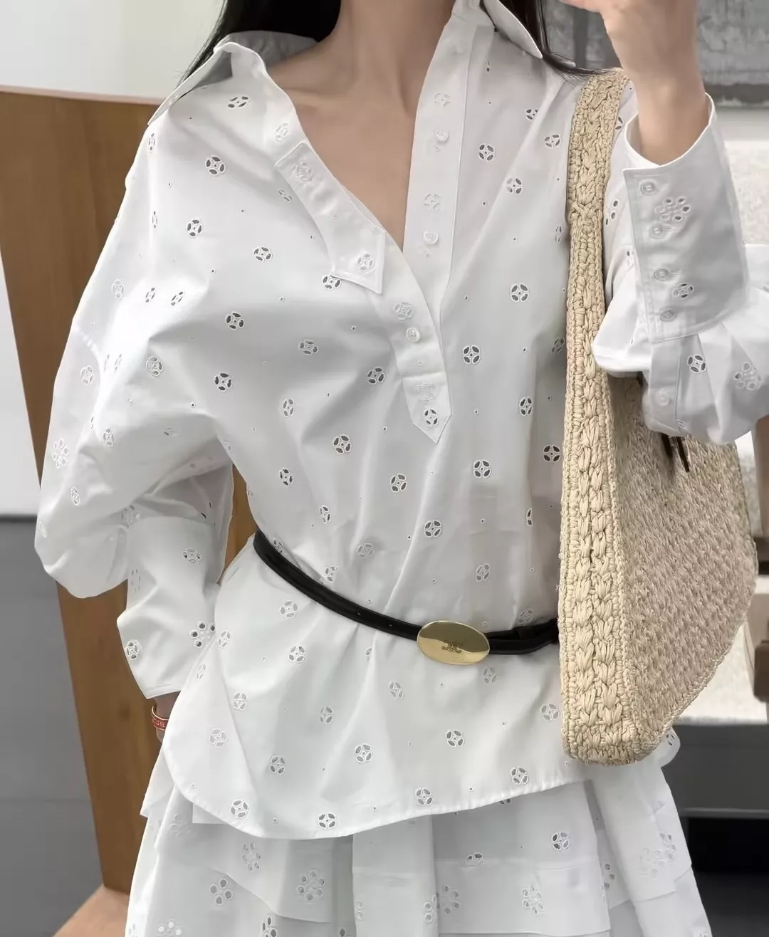 셀린느 플라워 펀칭 자수 하프플래킷 긴소매 셔츠 상세 이미지 18