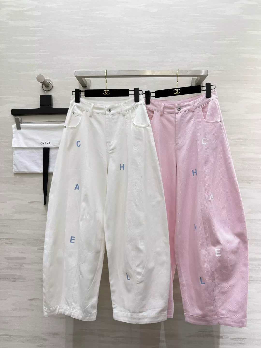 샤넬 레터 자수 와이드 팬츠 상세 이미지 21
