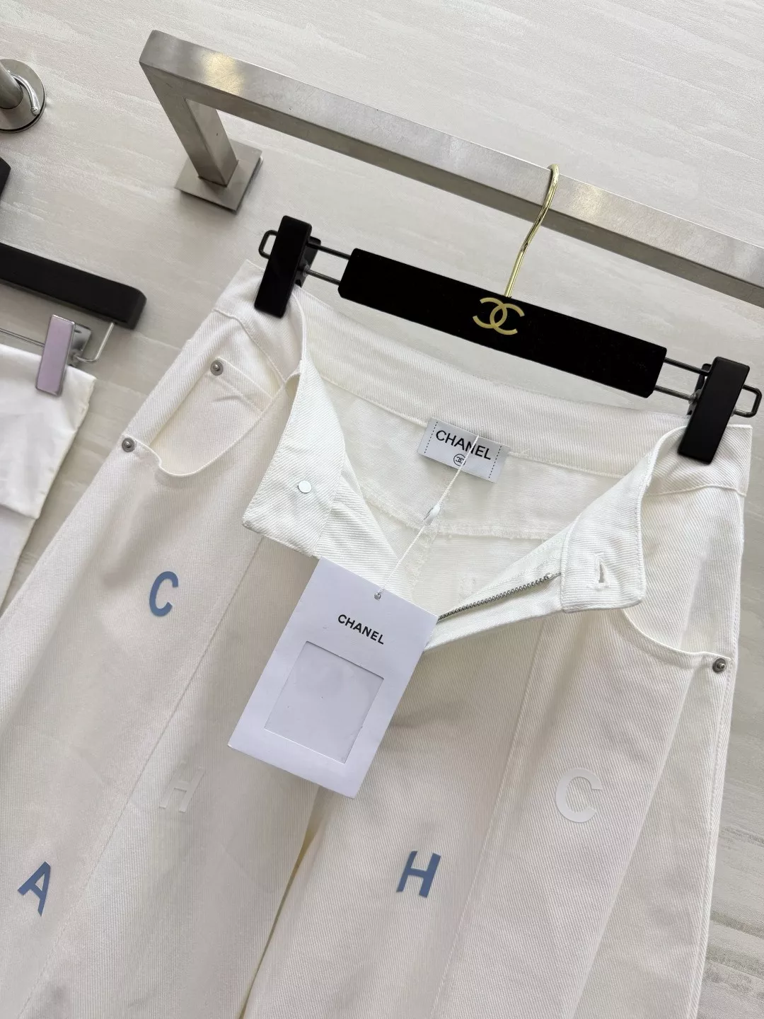 샤넬 레터 자수 와이드 팬츠 상세 이미지 3