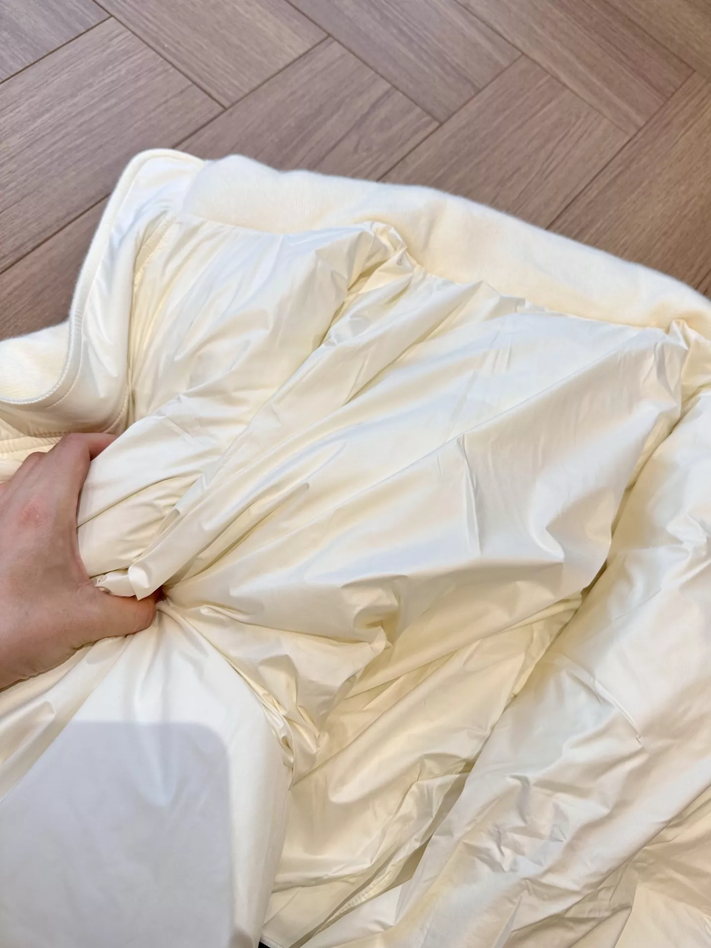 브루넬로쿠치넬리 캐시미어 시퀸 하이넥 쇼트 패딩 상세 이미지 44