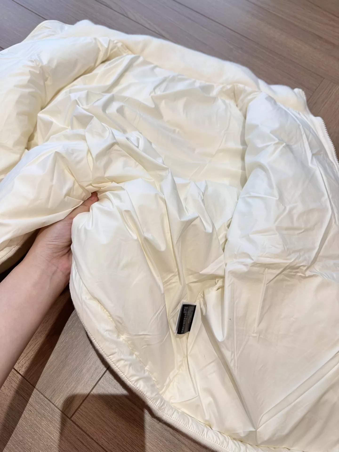 브루넬로쿠치넬리 캐시미어 시퀸 하이넥 쇼트 패딩 상세 이미지 49