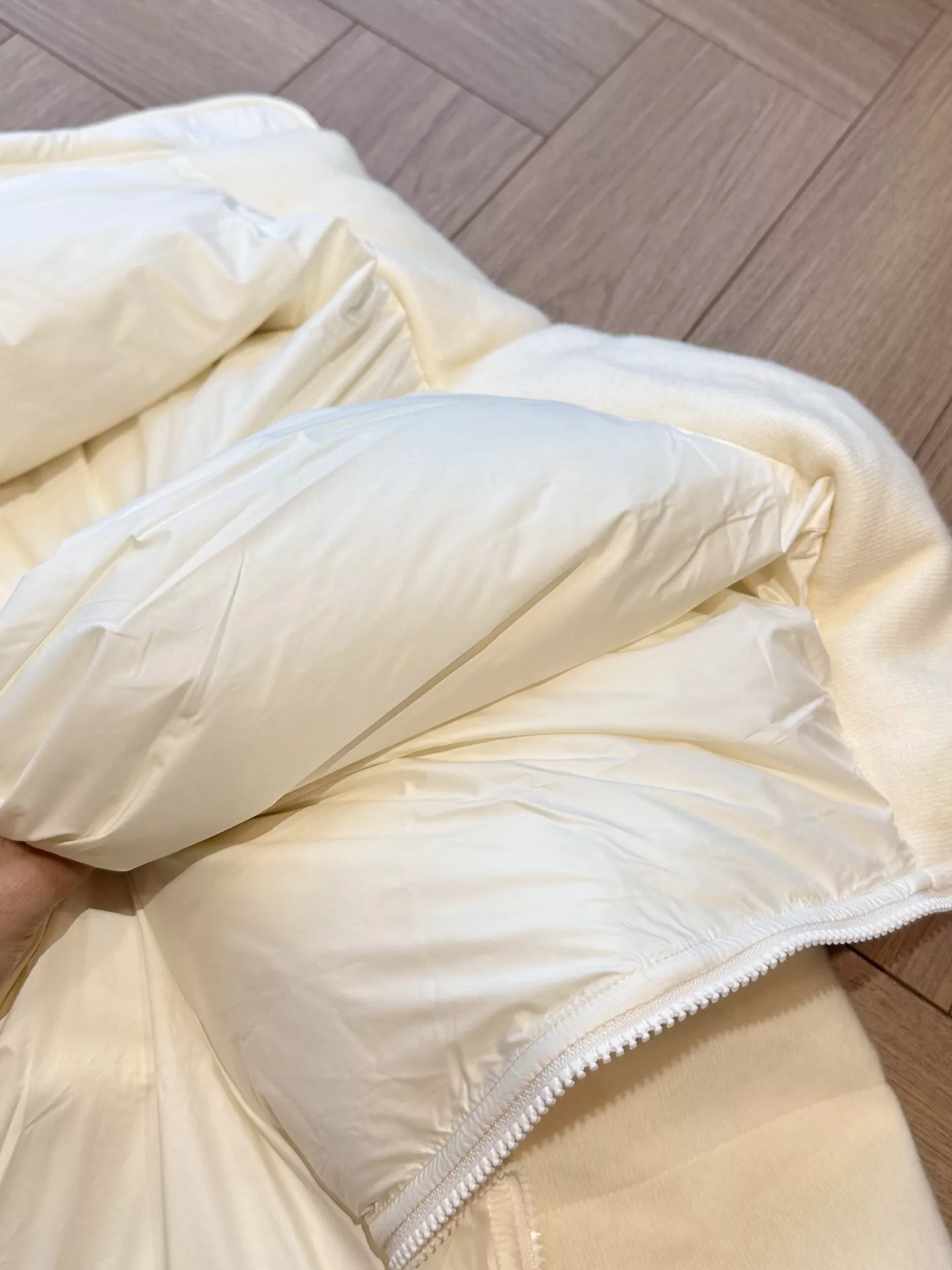 브루넬로쿠치넬리 캐시미어 시퀸 하이넥 쇼트 패딩 상세 이미지 45