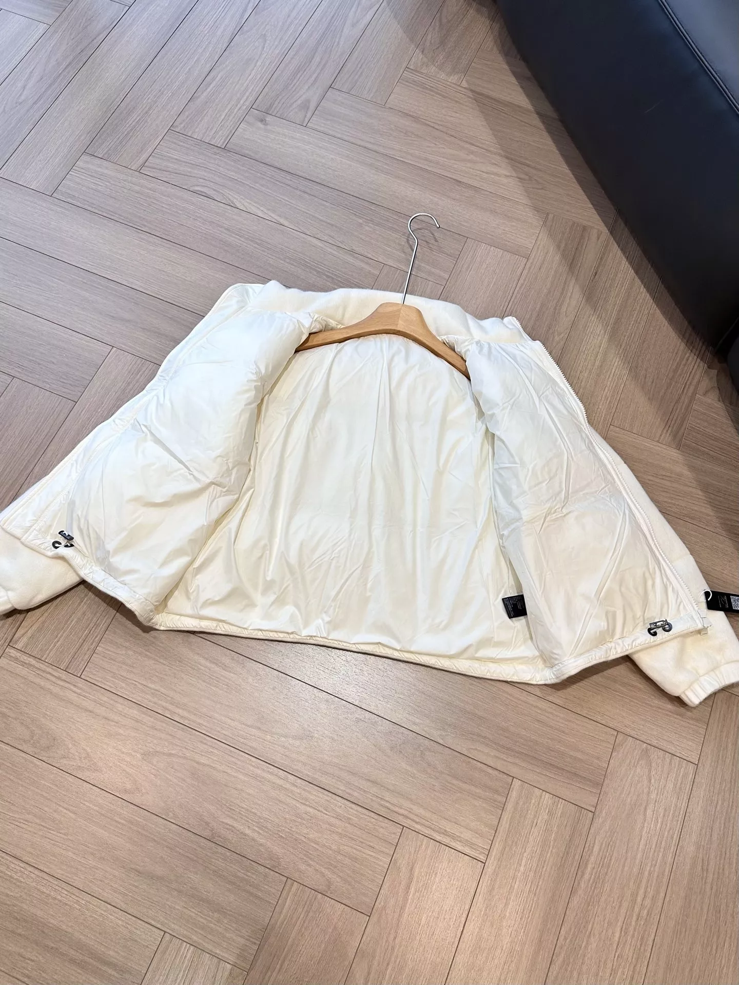 브루넬로쿠치넬리 캐시미어 시퀸 하이넥 쇼트 패딩 상세 이미지 42