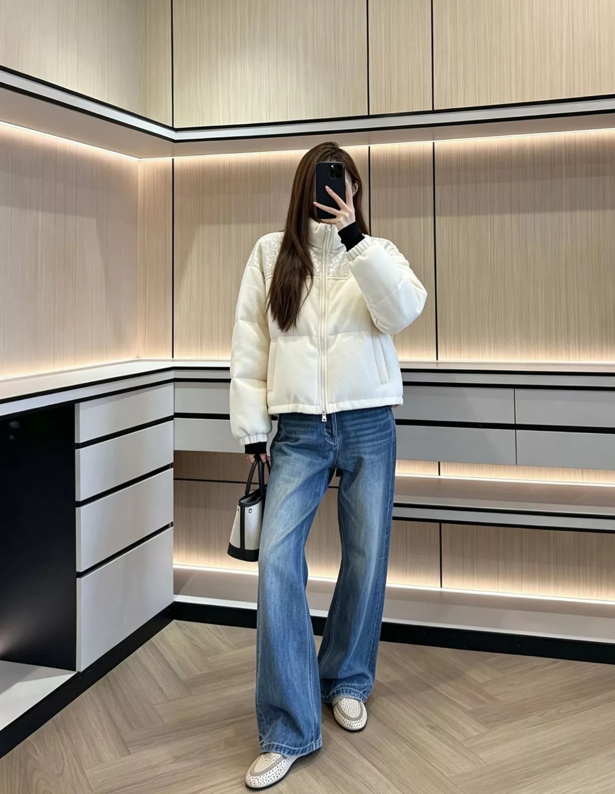 브루넬로쿠치넬리 캐시미어 시퀸 하이넥 쇼트 패딩 상세 이미지 86