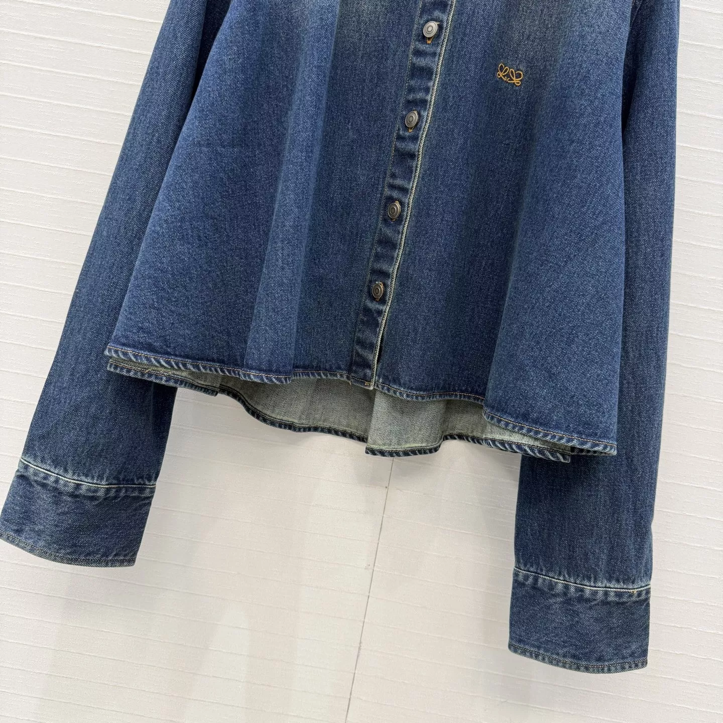 로에베 A라인 워싱 데님 셔츠 상세 이미지 6
