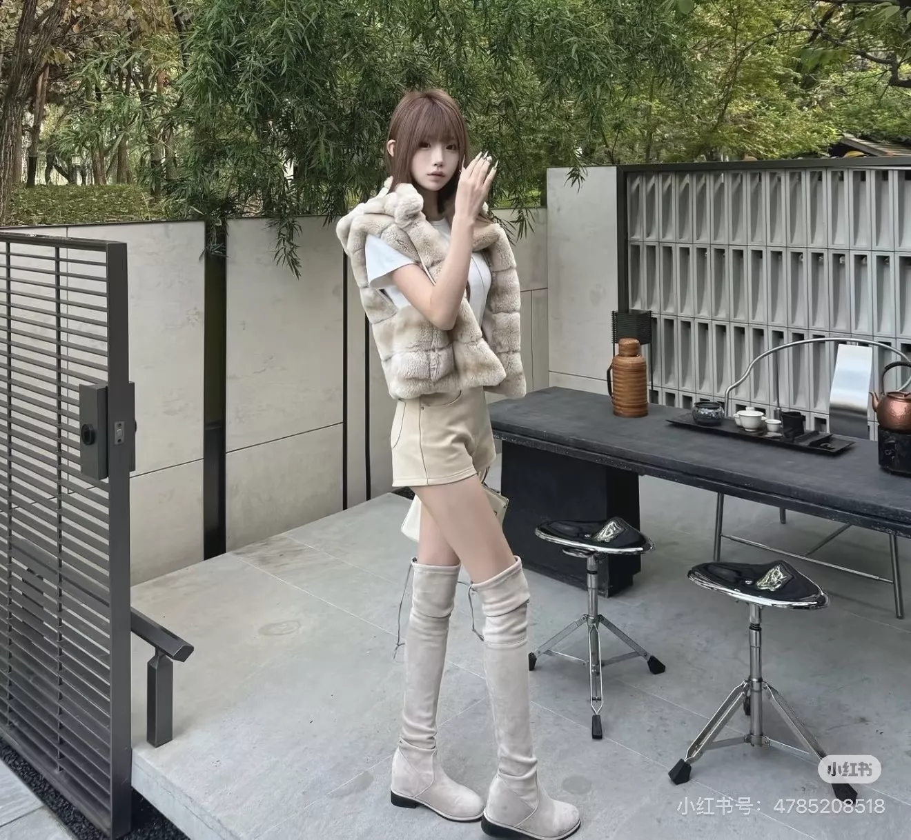 디올 후드 그라데이션 래빗퍼 조끼 상세 이미지 14