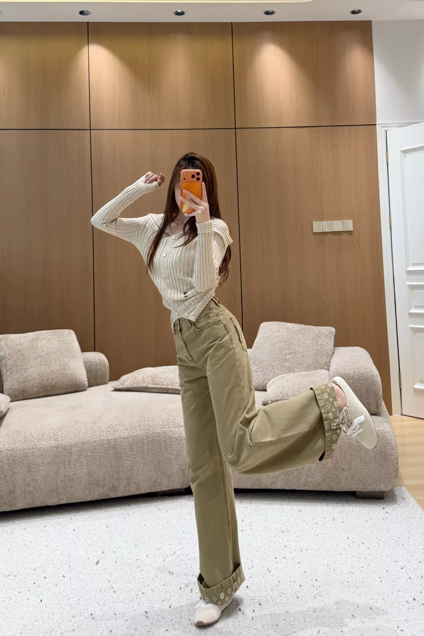 루이비통 카키 롤업 프린트 와이드 캐쥬얼 팬츠 상세 이미지 17