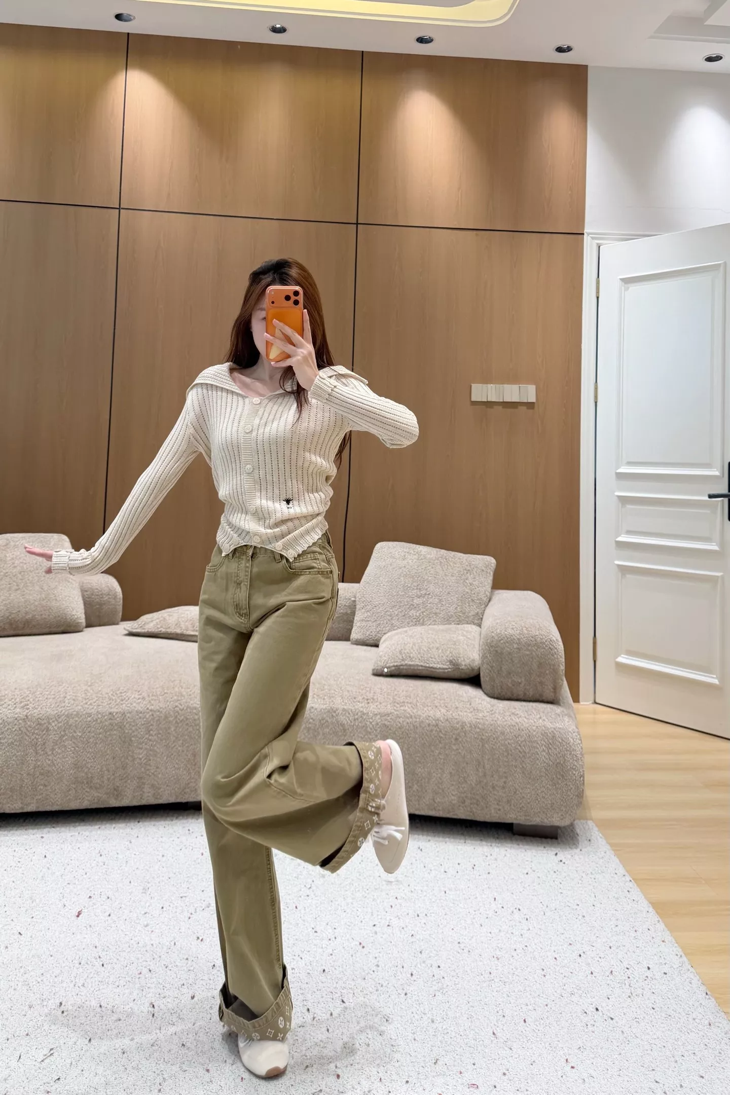 루이비통 카키 롤업 프린트 와이드 캐쥬얼 팬츠 상세 이미지 11